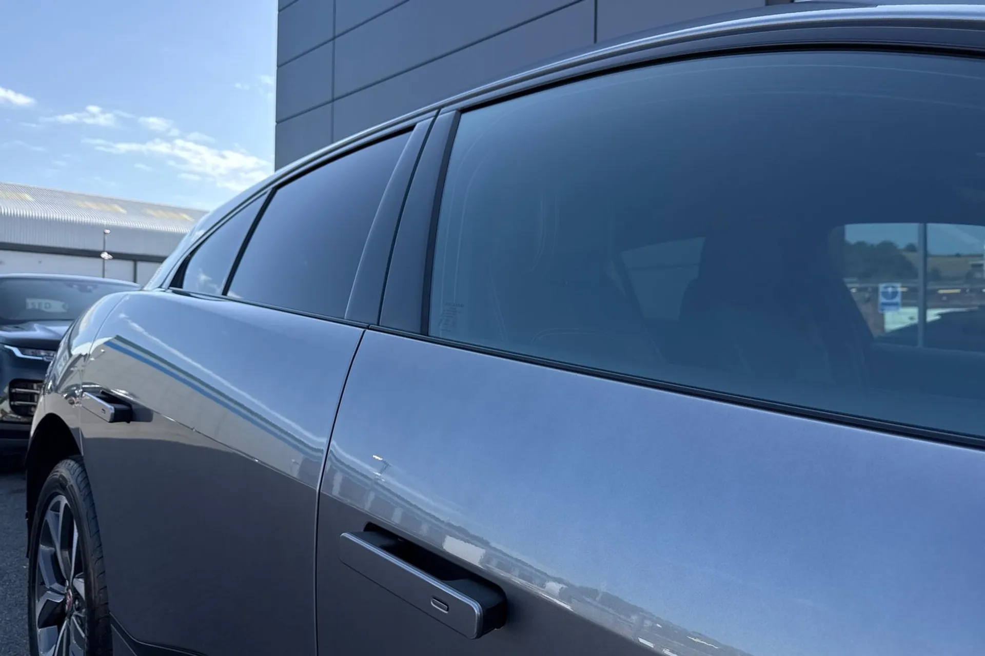 Jaguar I-PACE thumbnail image number 27