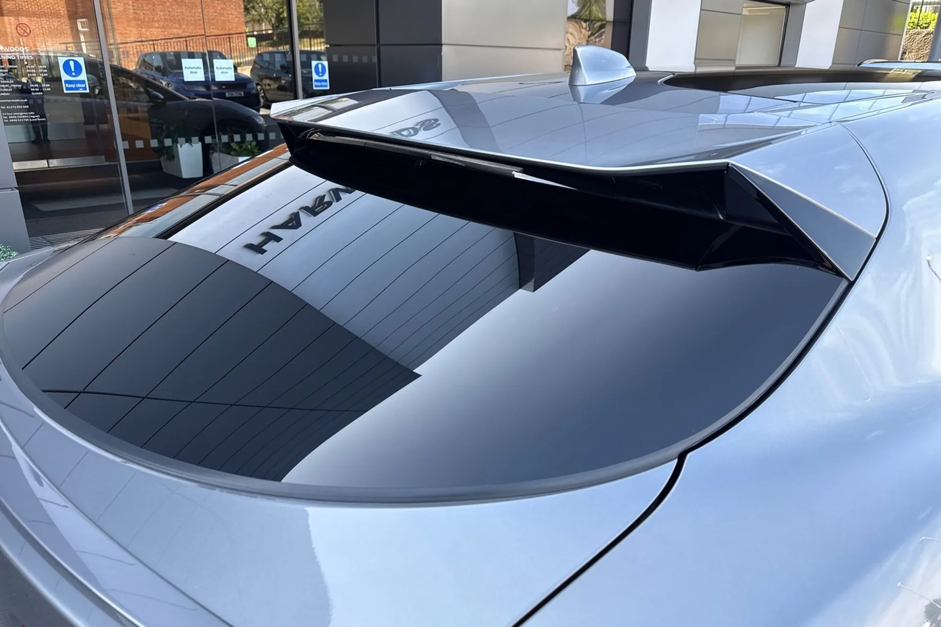 Jaguar I-PACE thumbnail image number 28