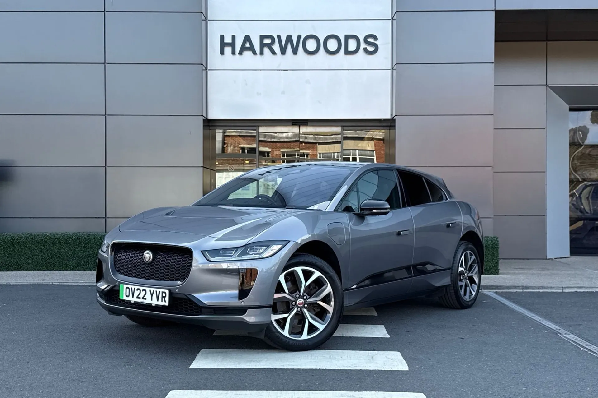 Jaguar I-PACE thumbnail image number 16