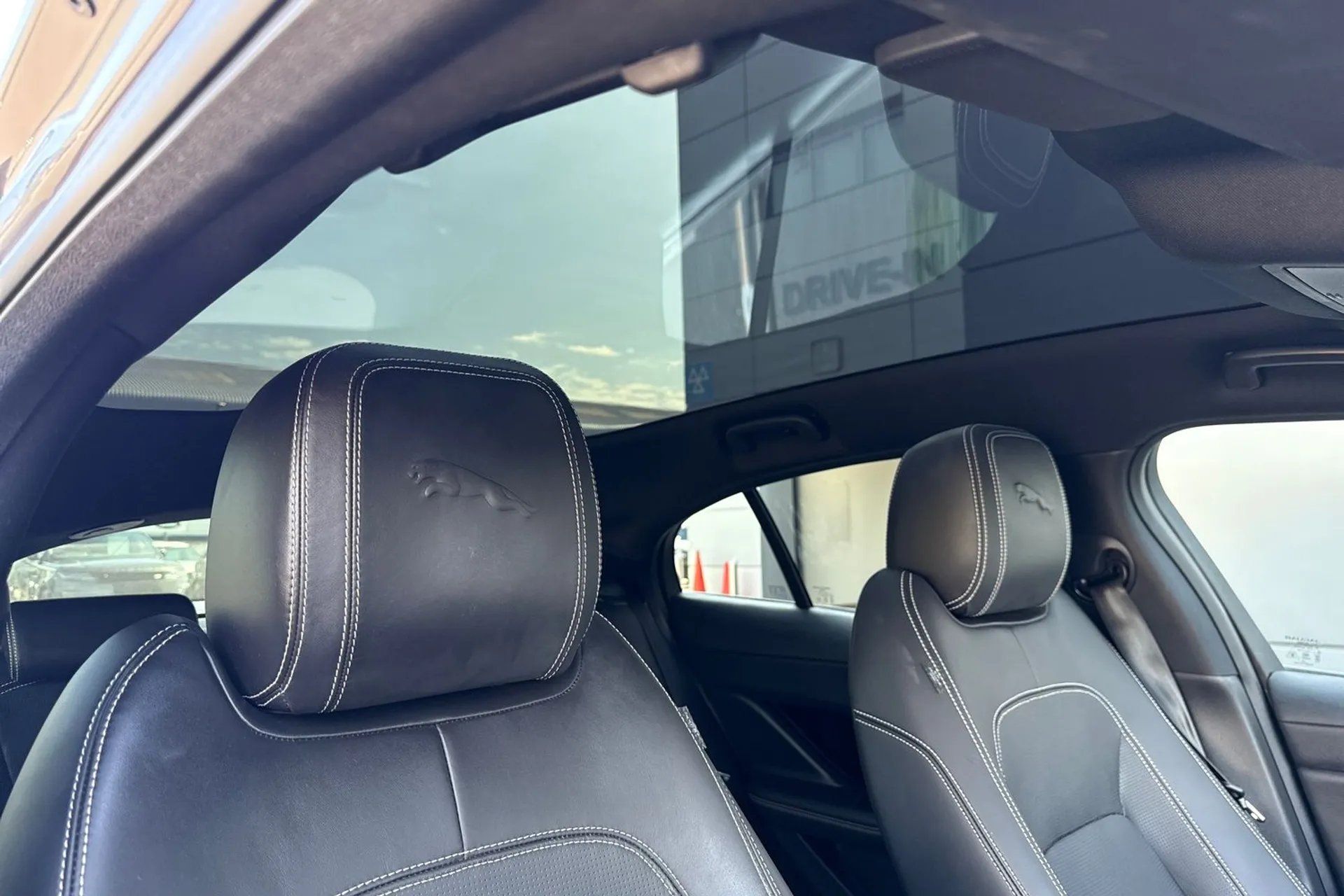 Jaguar I-PACE thumbnail image number 9