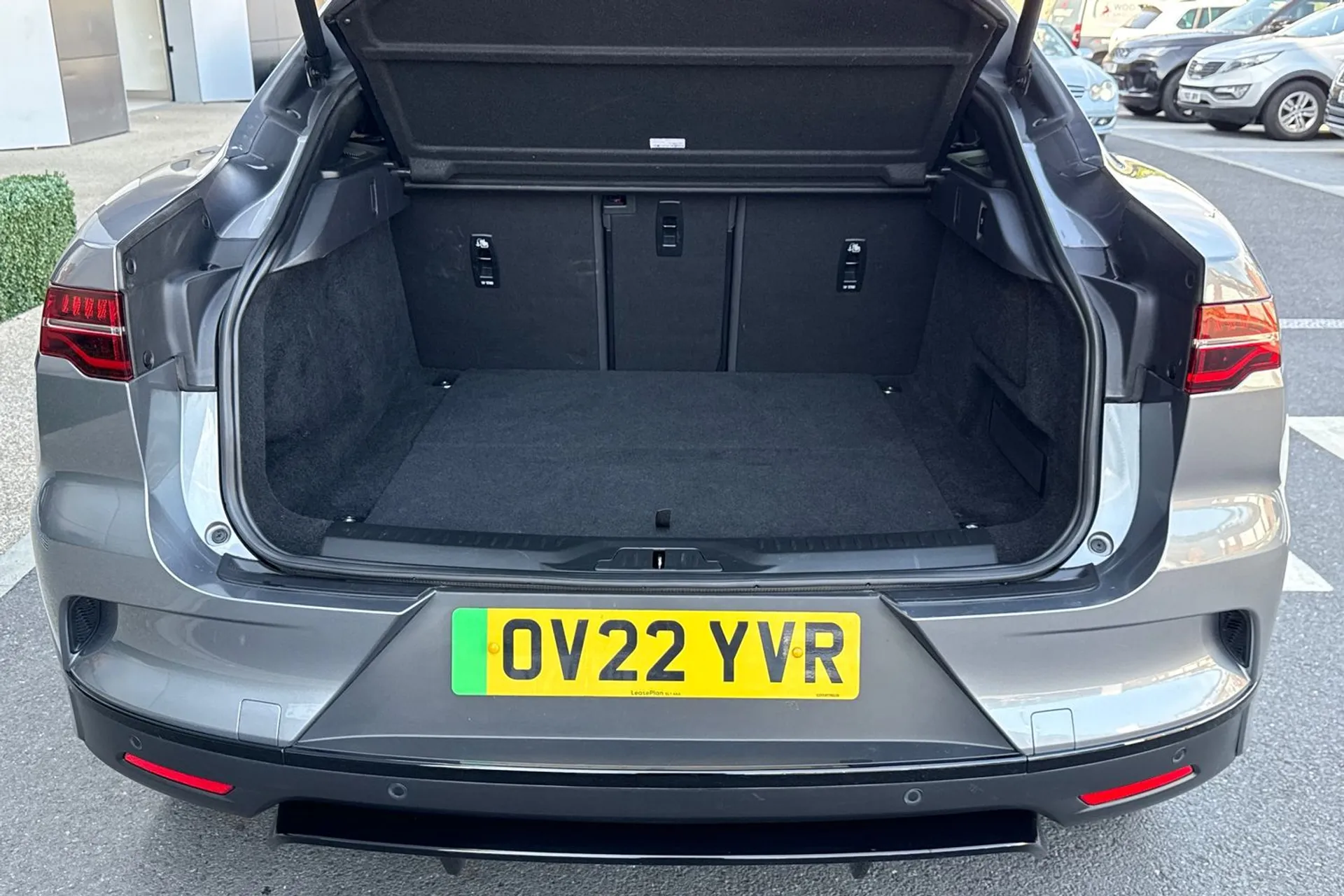 Jaguar I-PACE thumbnail image number 35
