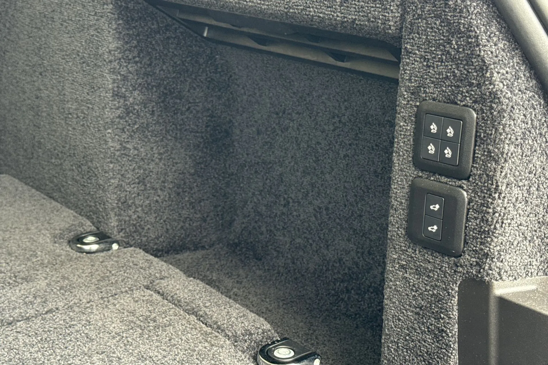 LAND ROVER RANGE ROVER thumbnail image number 32