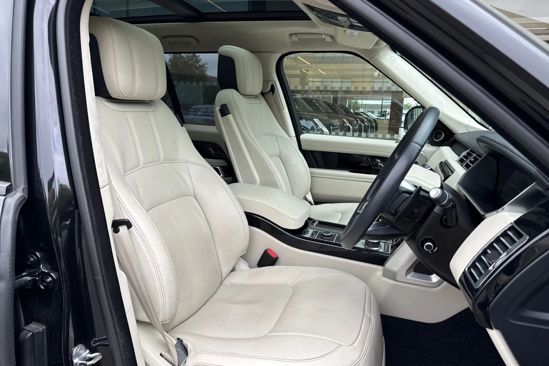 LAND ROVER RANGE ROVER thumbnail image number 40
