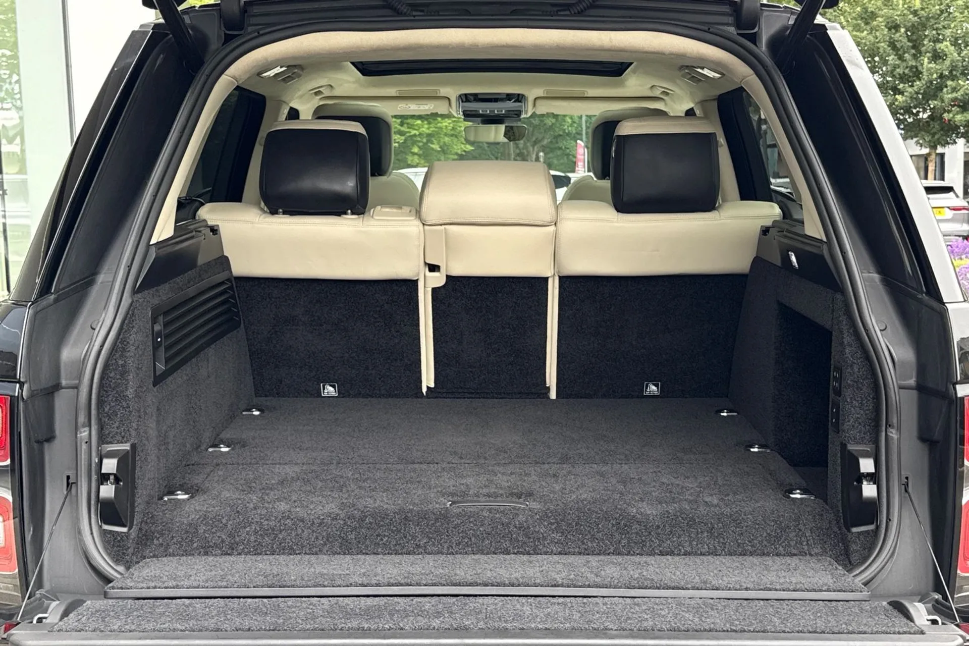 LAND ROVER RANGE ROVER thumbnail image number 31