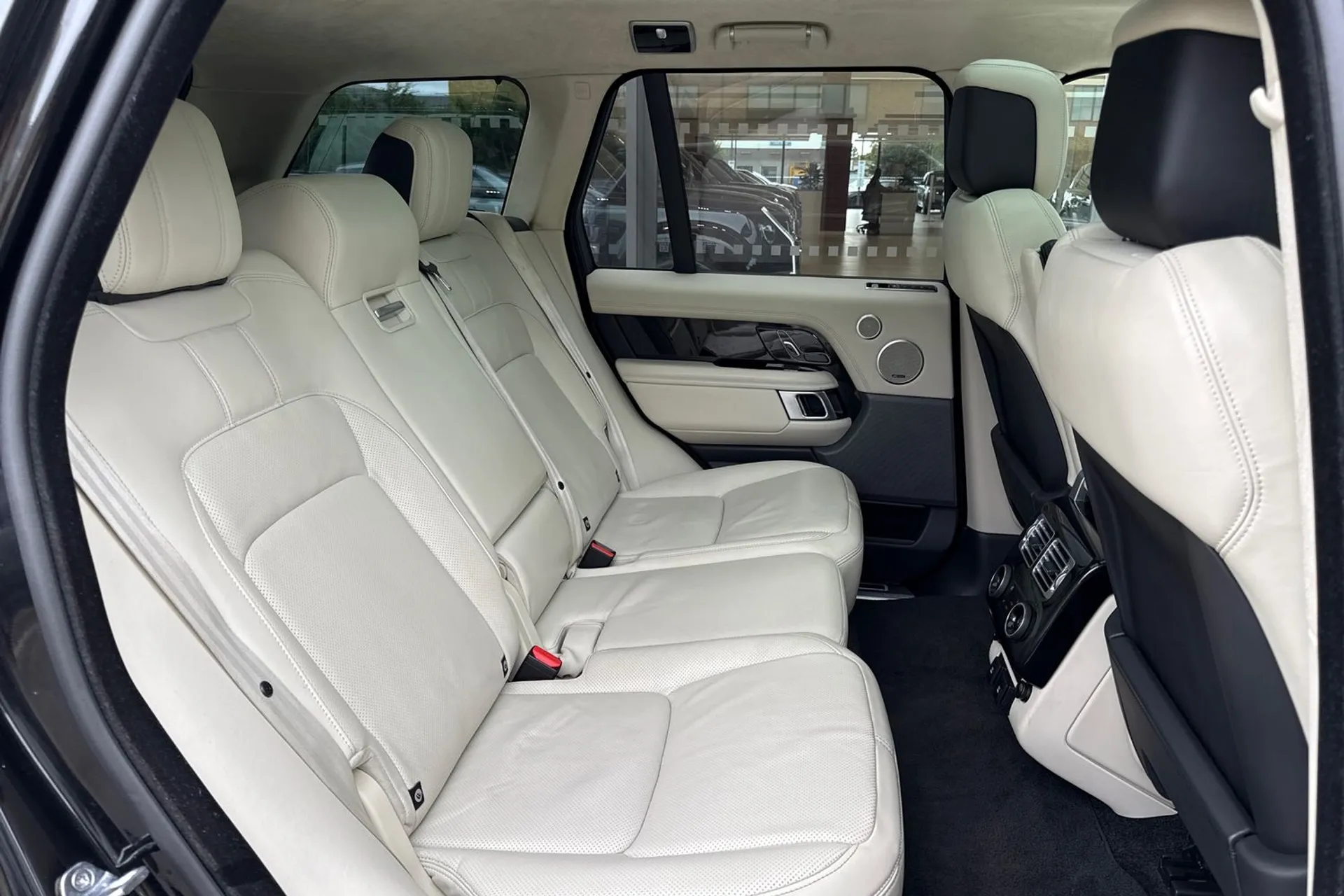 LAND ROVER RANGE ROVER thumbnail image number 35