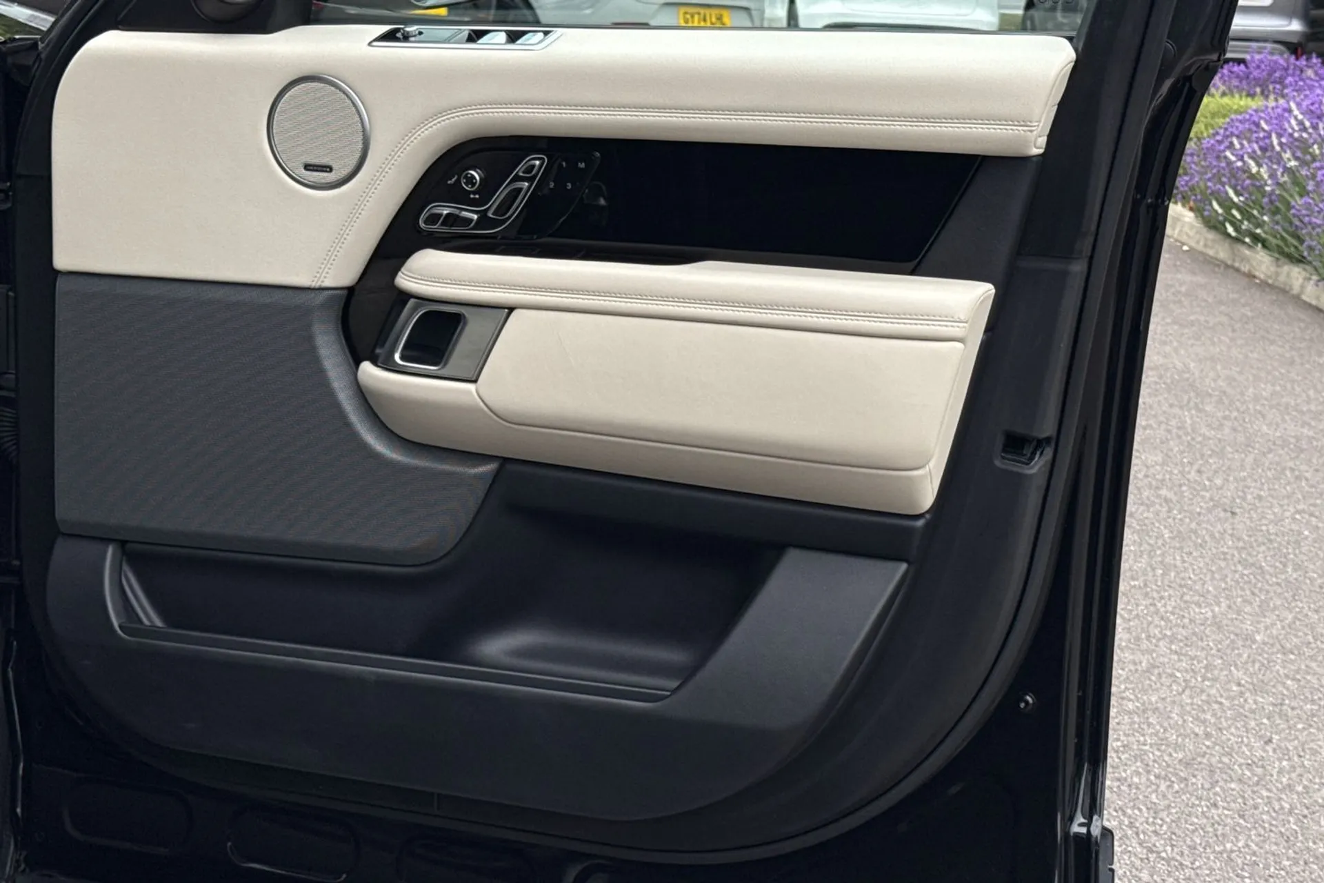 LAND ROVER RANGE ROVER thumbnail image number 61