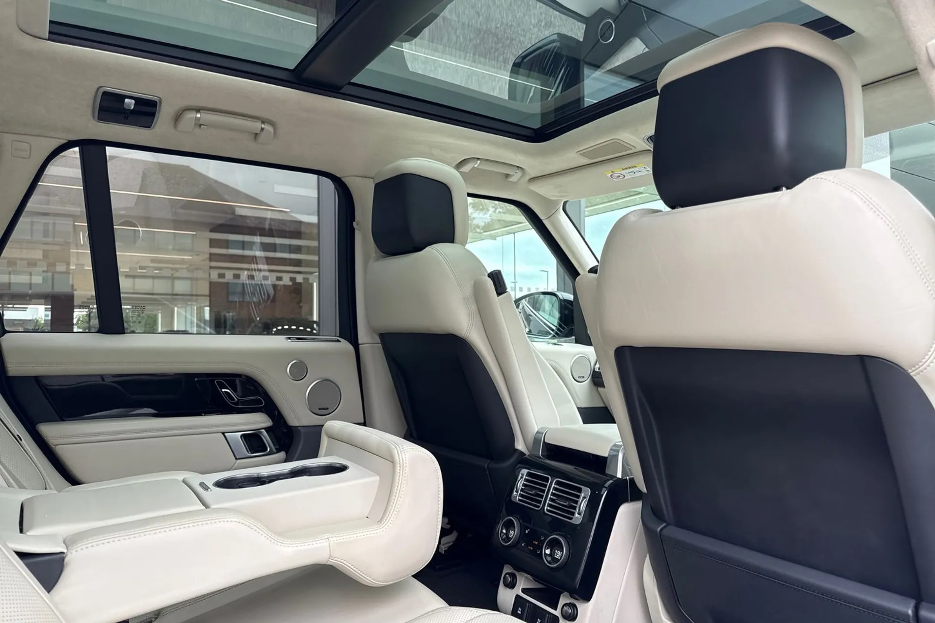 LAND ROVER RANGE ROVER thumbnail image number 36
