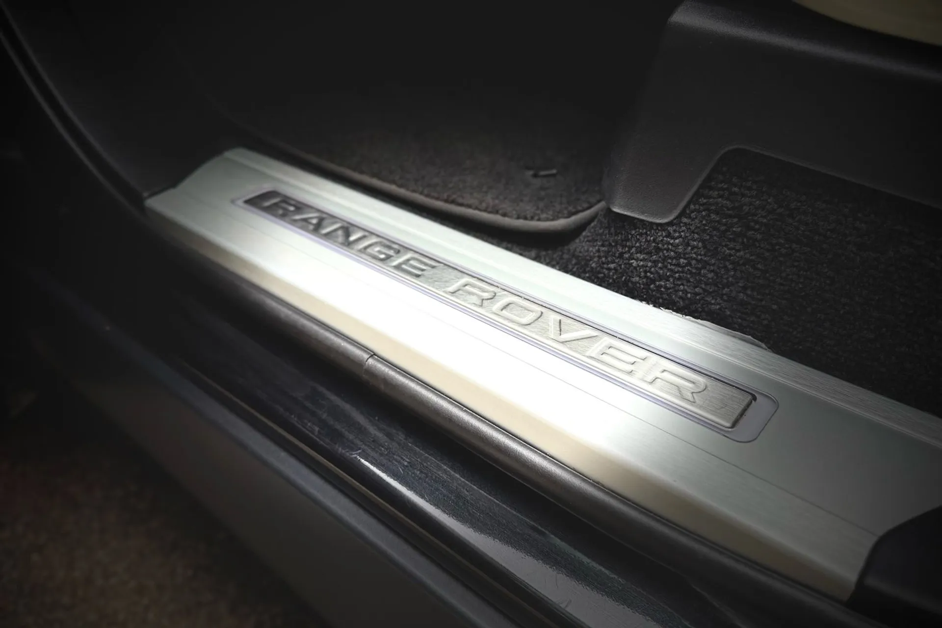 LAND ROVER RANGE ROVER thumbnail image number 43