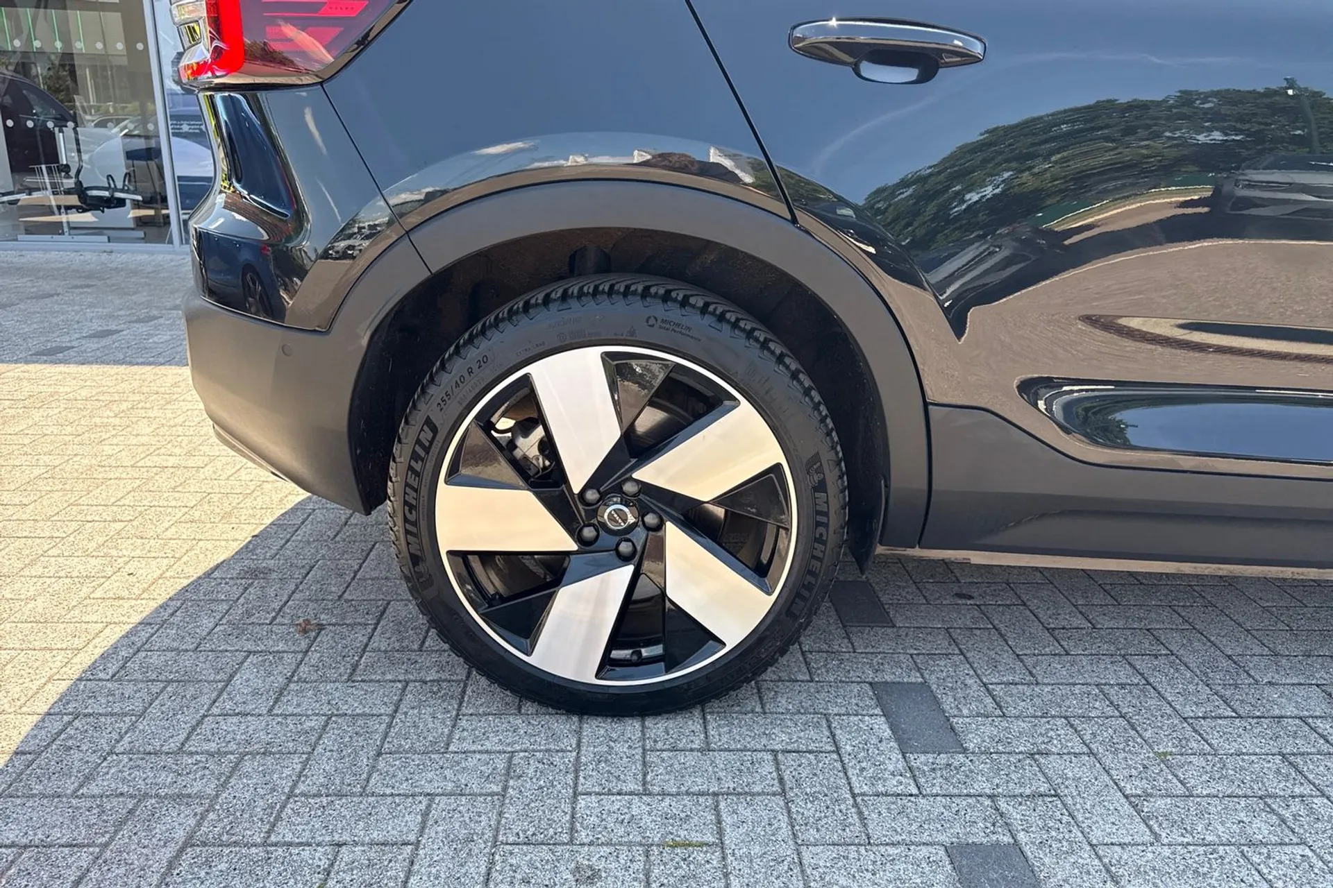 Volvo C40 thumbnail image number 13