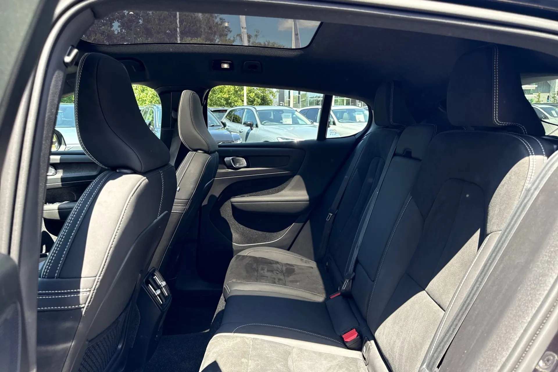 Volvo C40 thumbnail image number 29