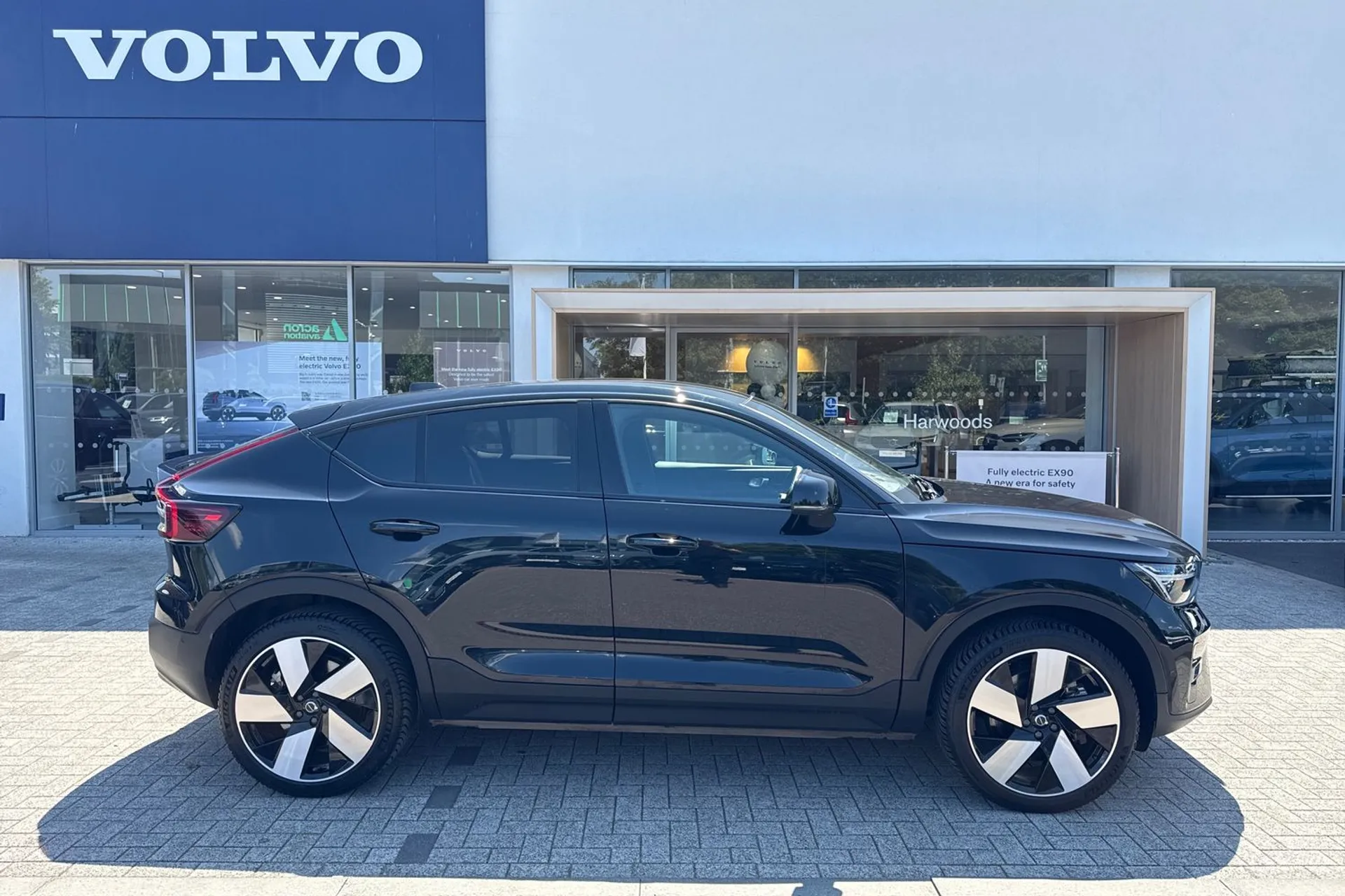 Volvo C40 thumbnail image number 2