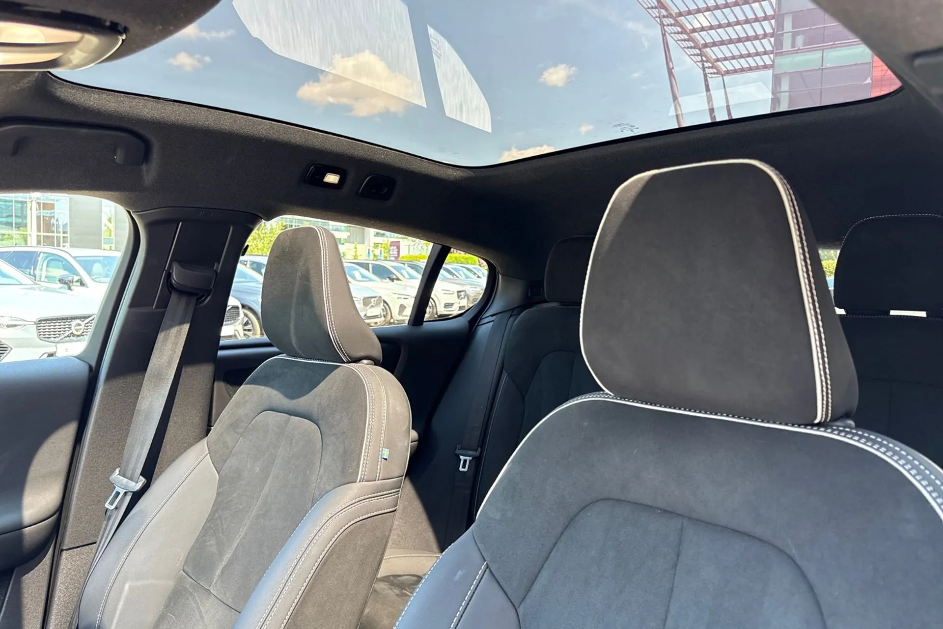 Volvo C40 thumbnail image number 28