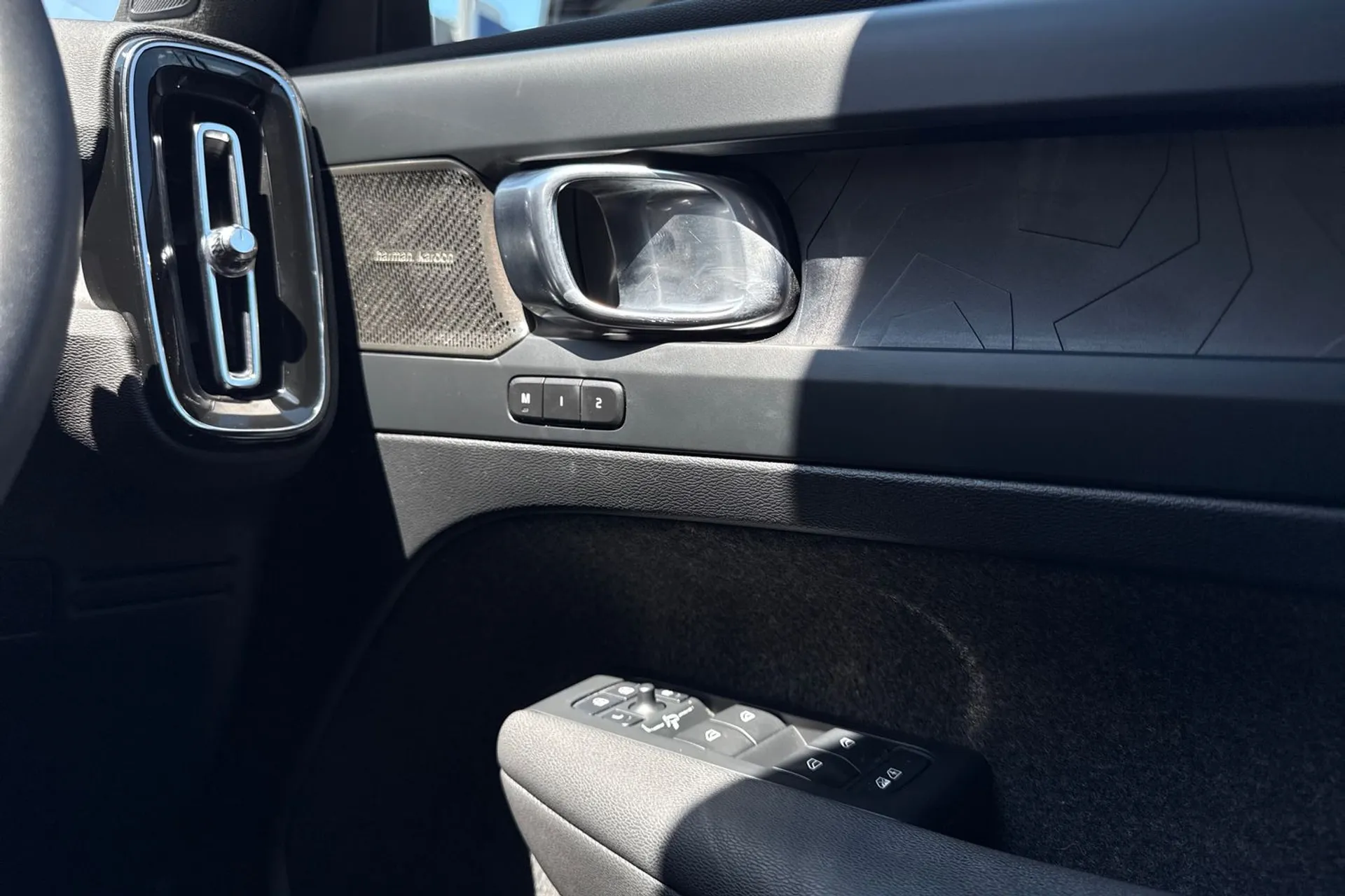 Volvo C40 thumbnail image number 40