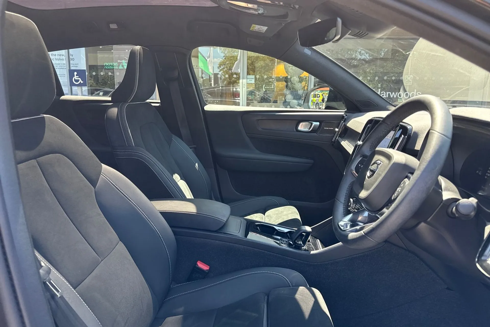 Volvo C40 thumbnail image number 25