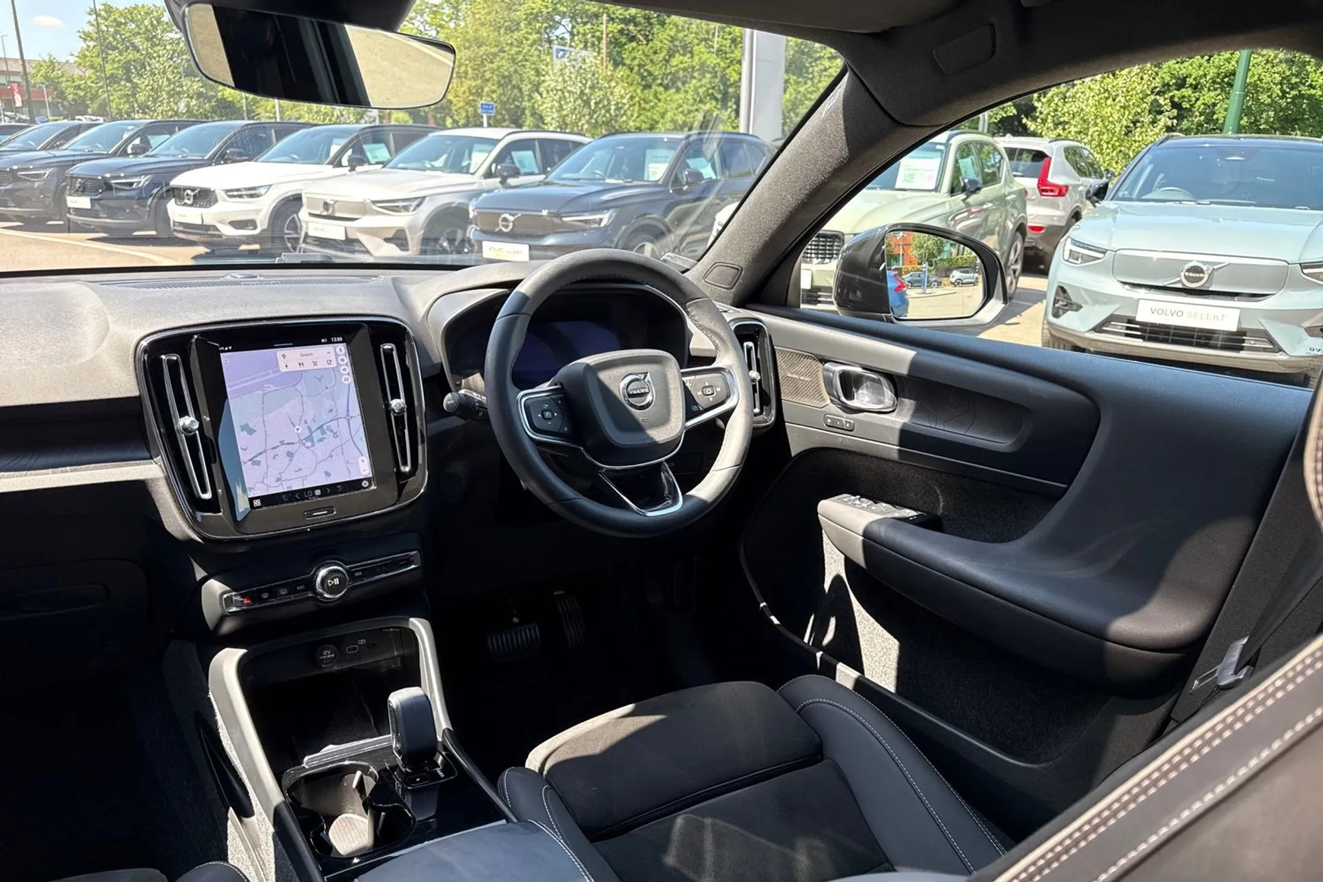 Volvo C40 thumbnail image number 32
