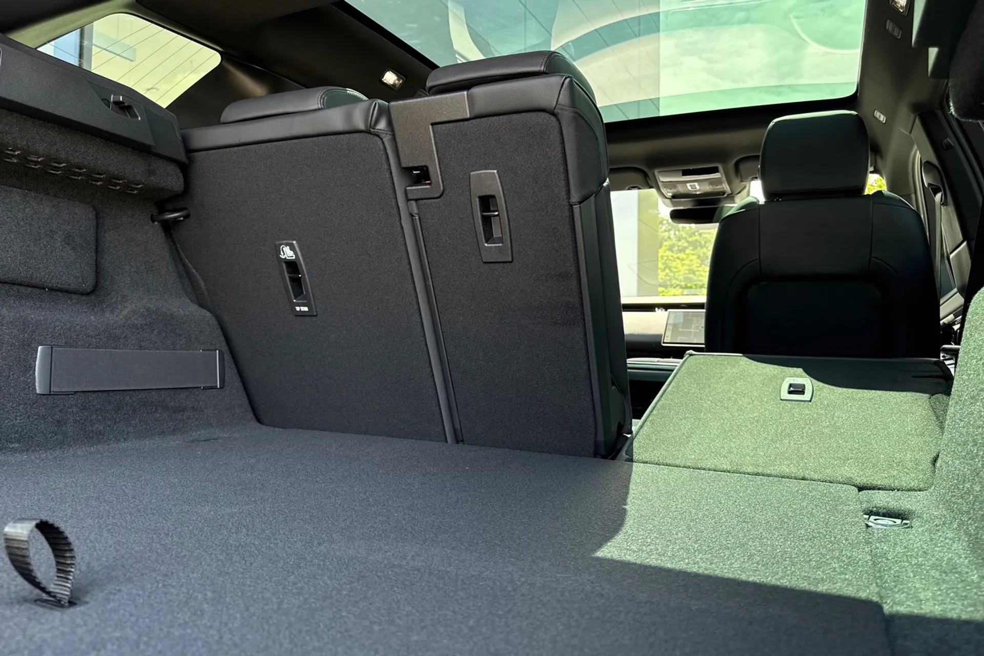 LAND ROVER RANGE ROVER EVOQUE thumbnail image number 31