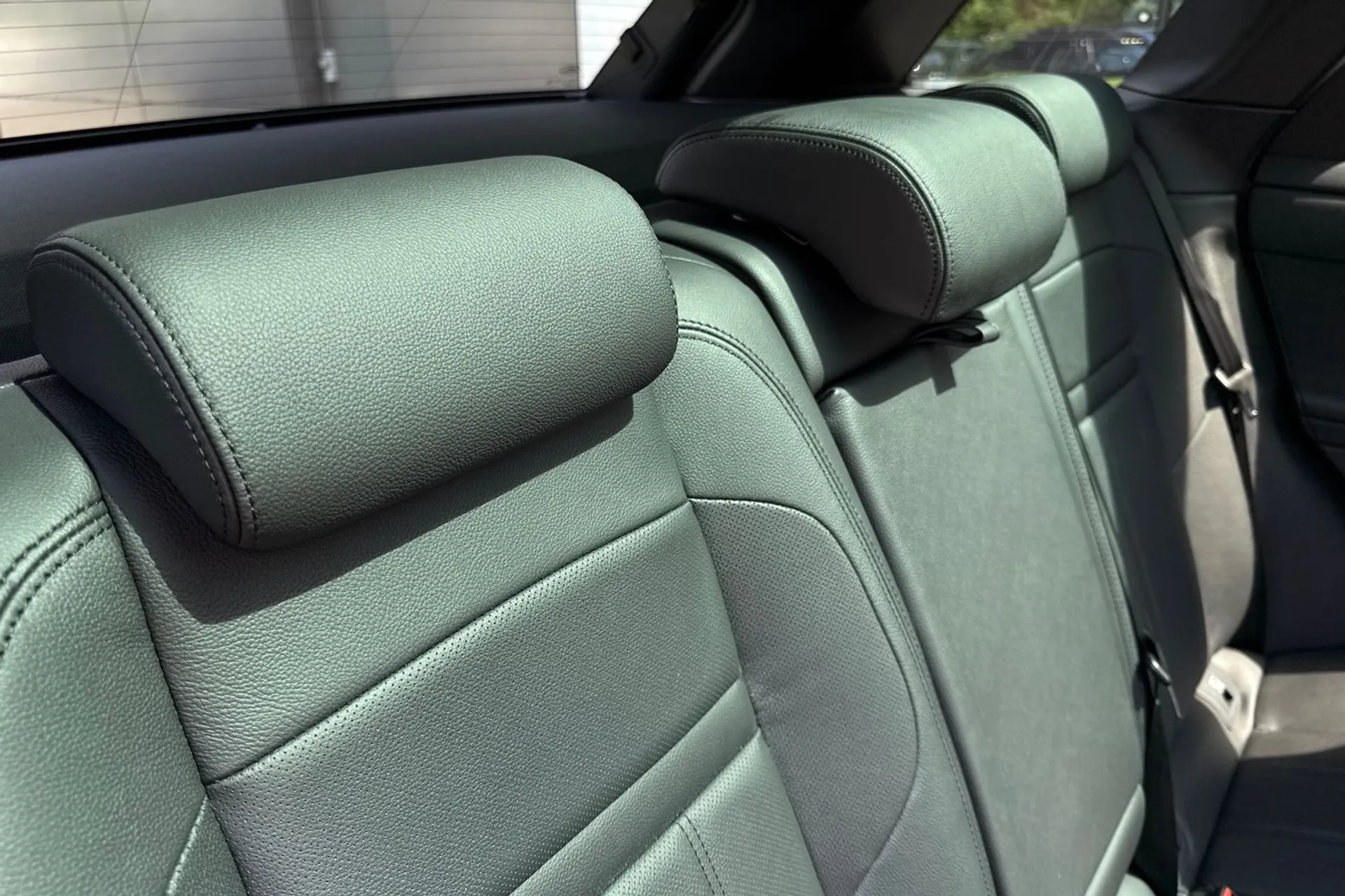 LAND ROVER RANGE ROVER EVOQUE thumbnail image number 32