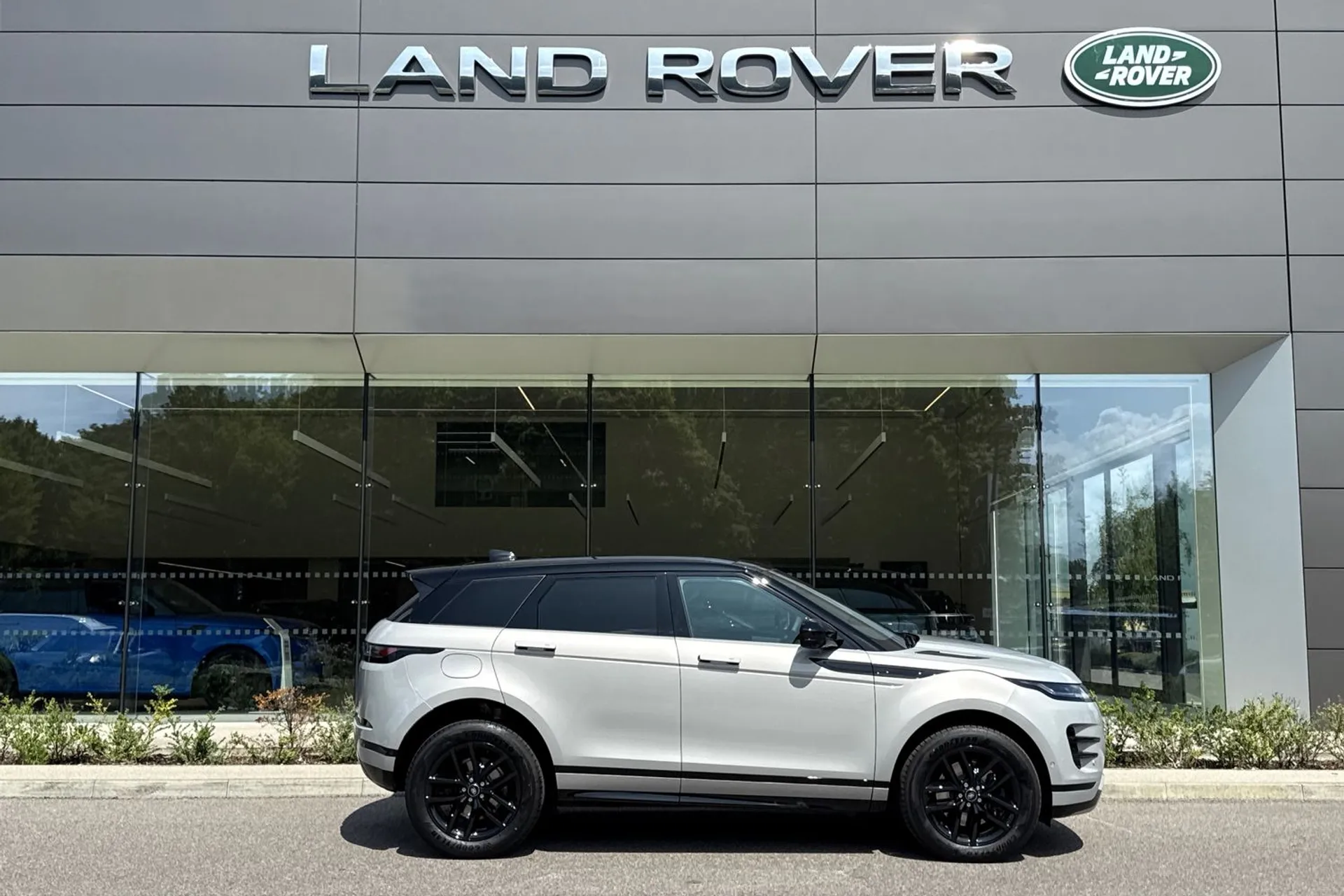 LAND ROVER RANGE ROVER EVOQUE thumbnail image number 2