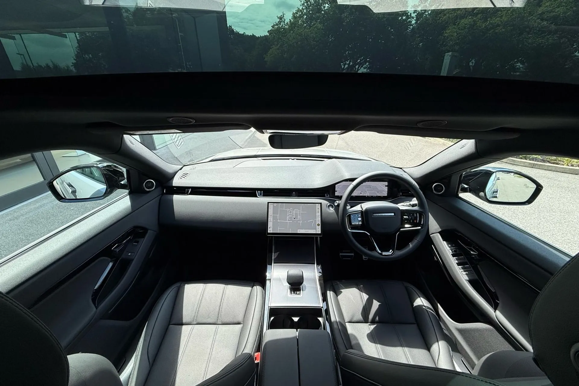 LAND ROVER RANGE ROVER EVOQUE thumbnail image number 3