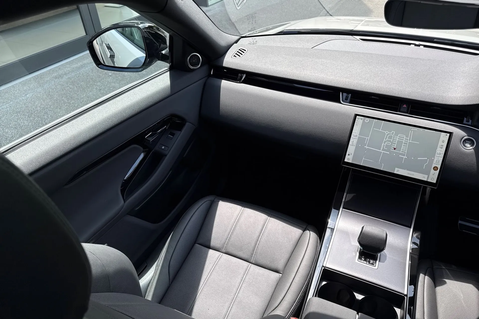 LAND ROVER RANGE ROVER EVOQUE thumbnail image number 23