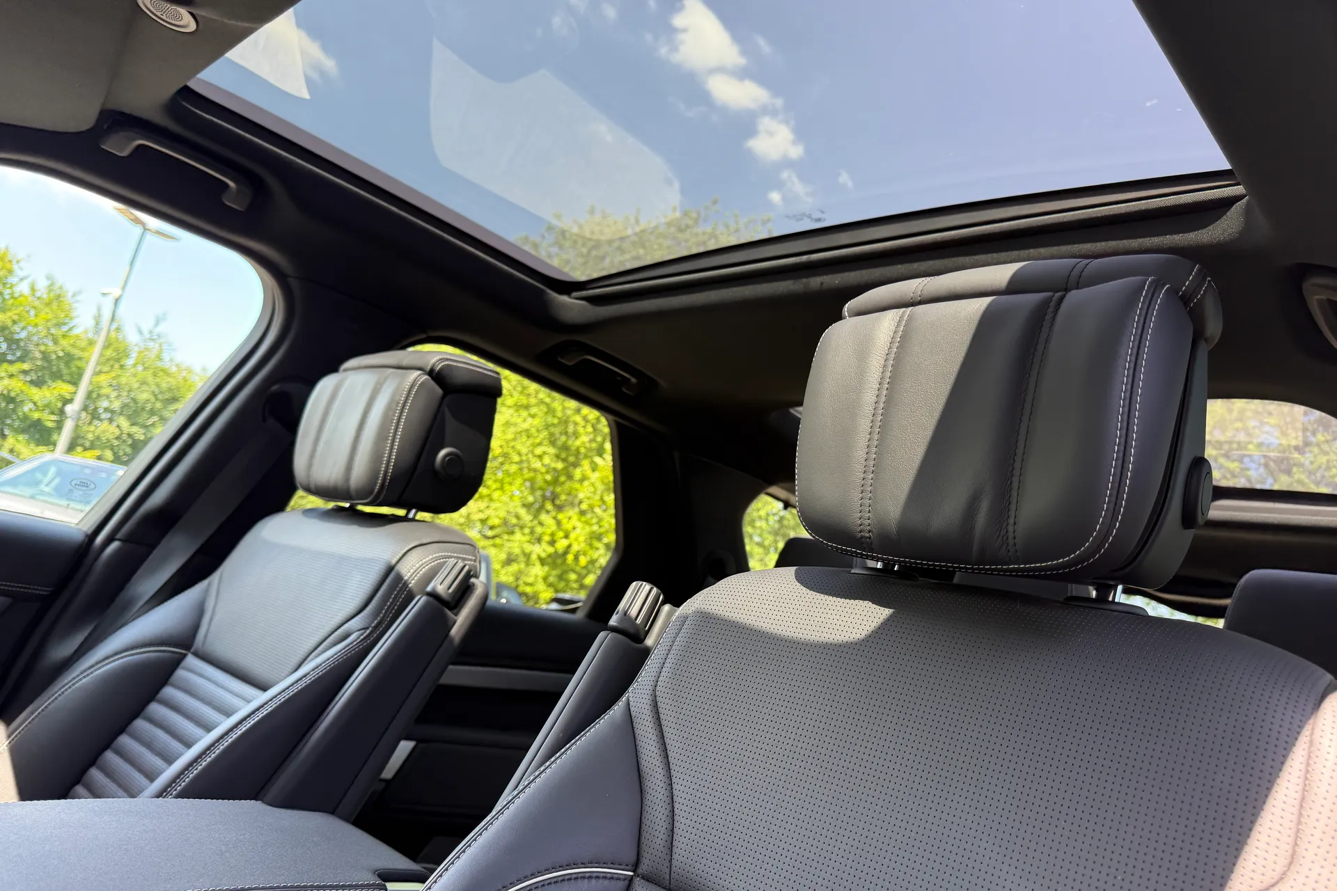 LAND ROVER DISCOVERY thumbnail image number 4
