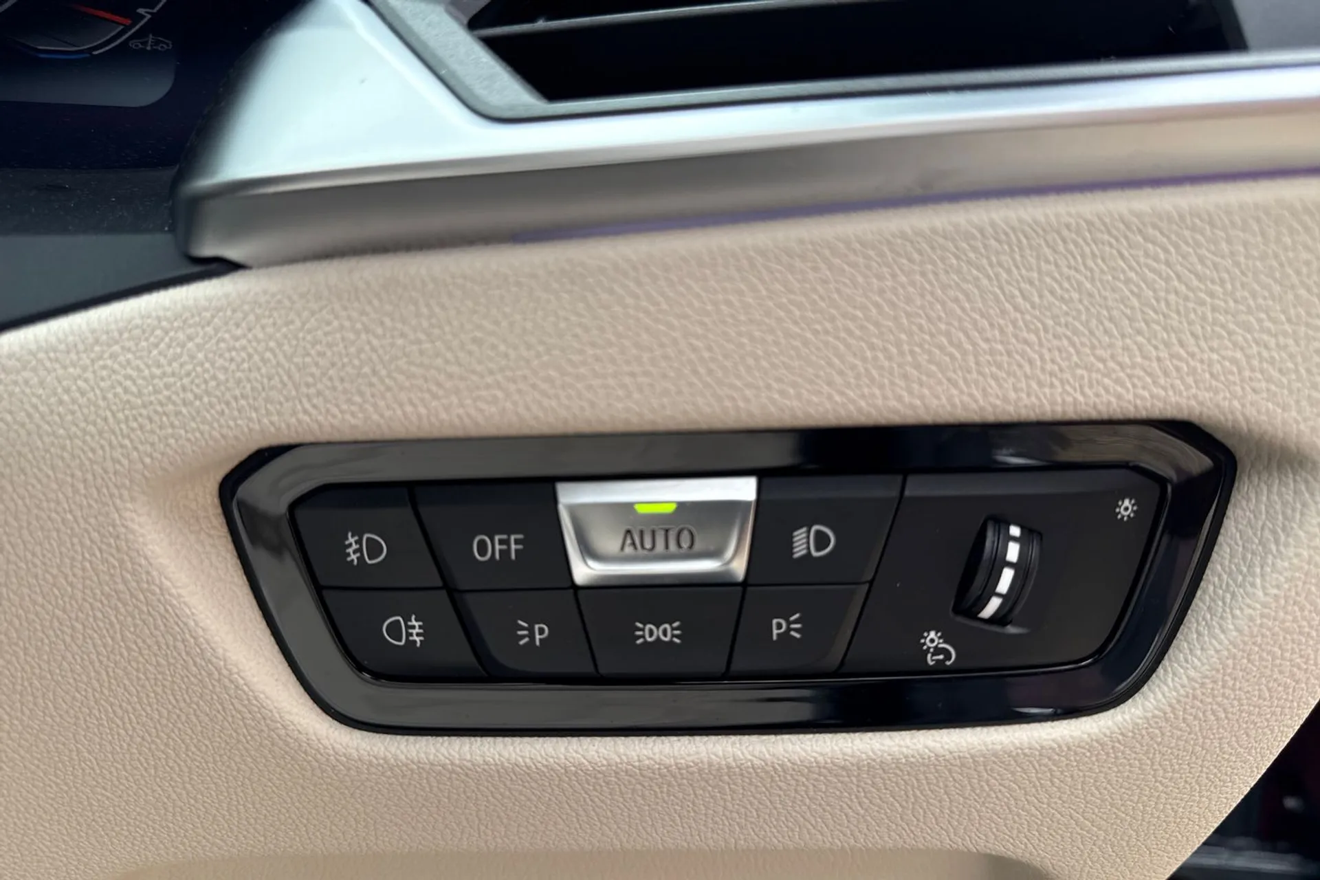 BMW 4 SERIES thumbnail image number 54