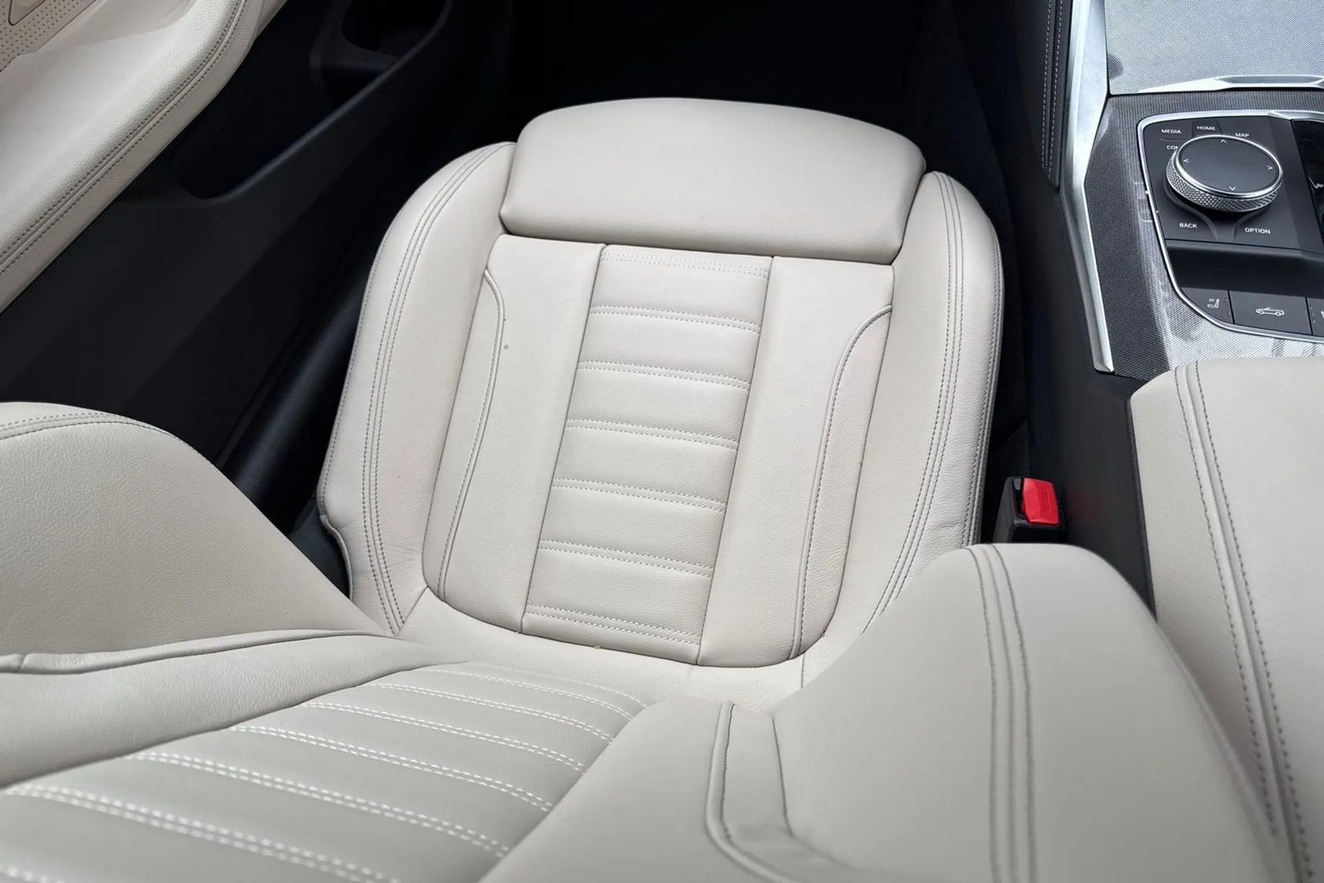 BMW 4 SERIES thumbnail image number 33
