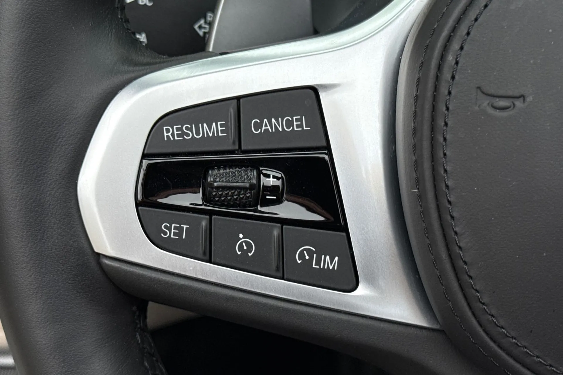 BMW 4 SERIES thumbnail image number 37