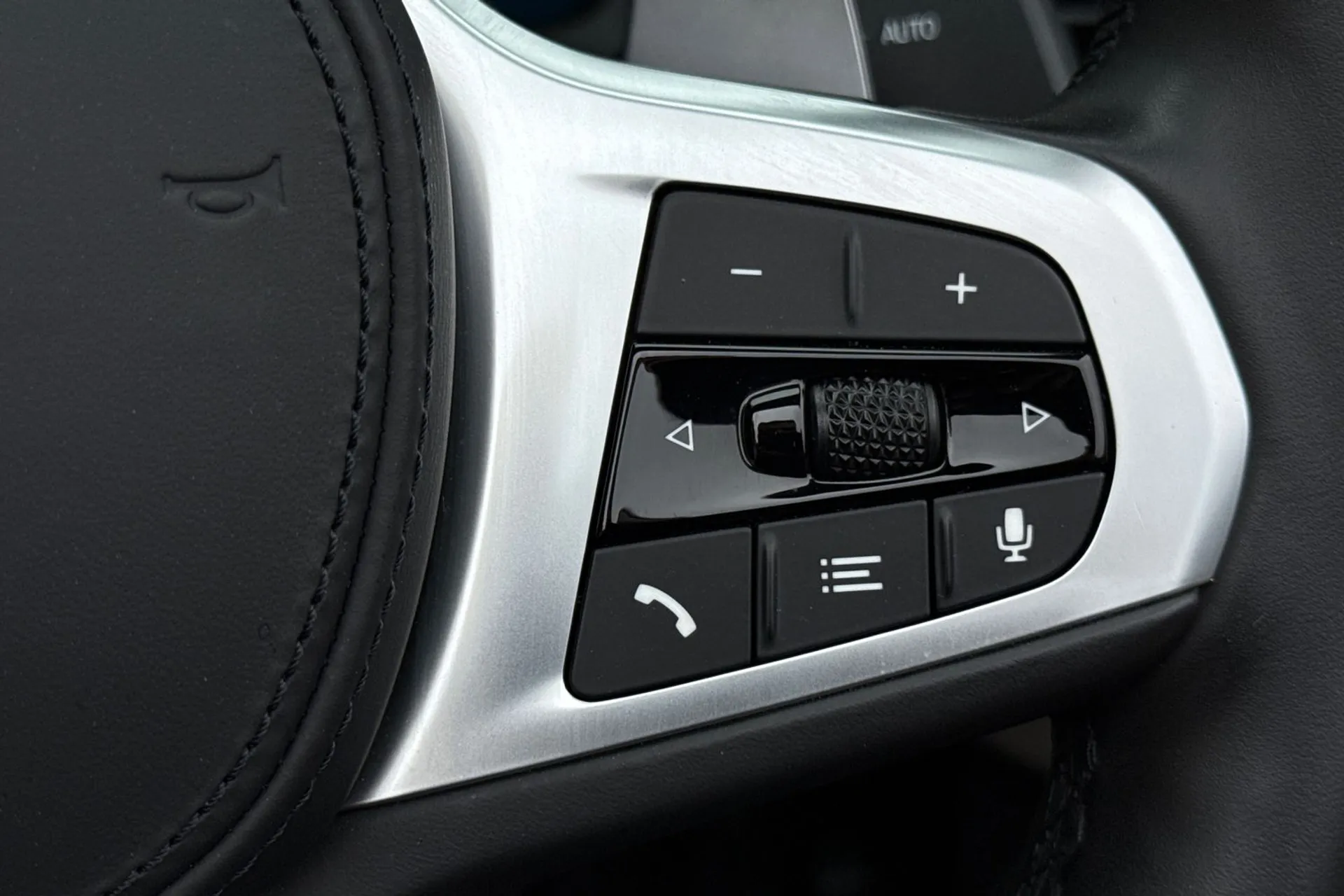 BMW 4 SERIES thumbnail image number 38