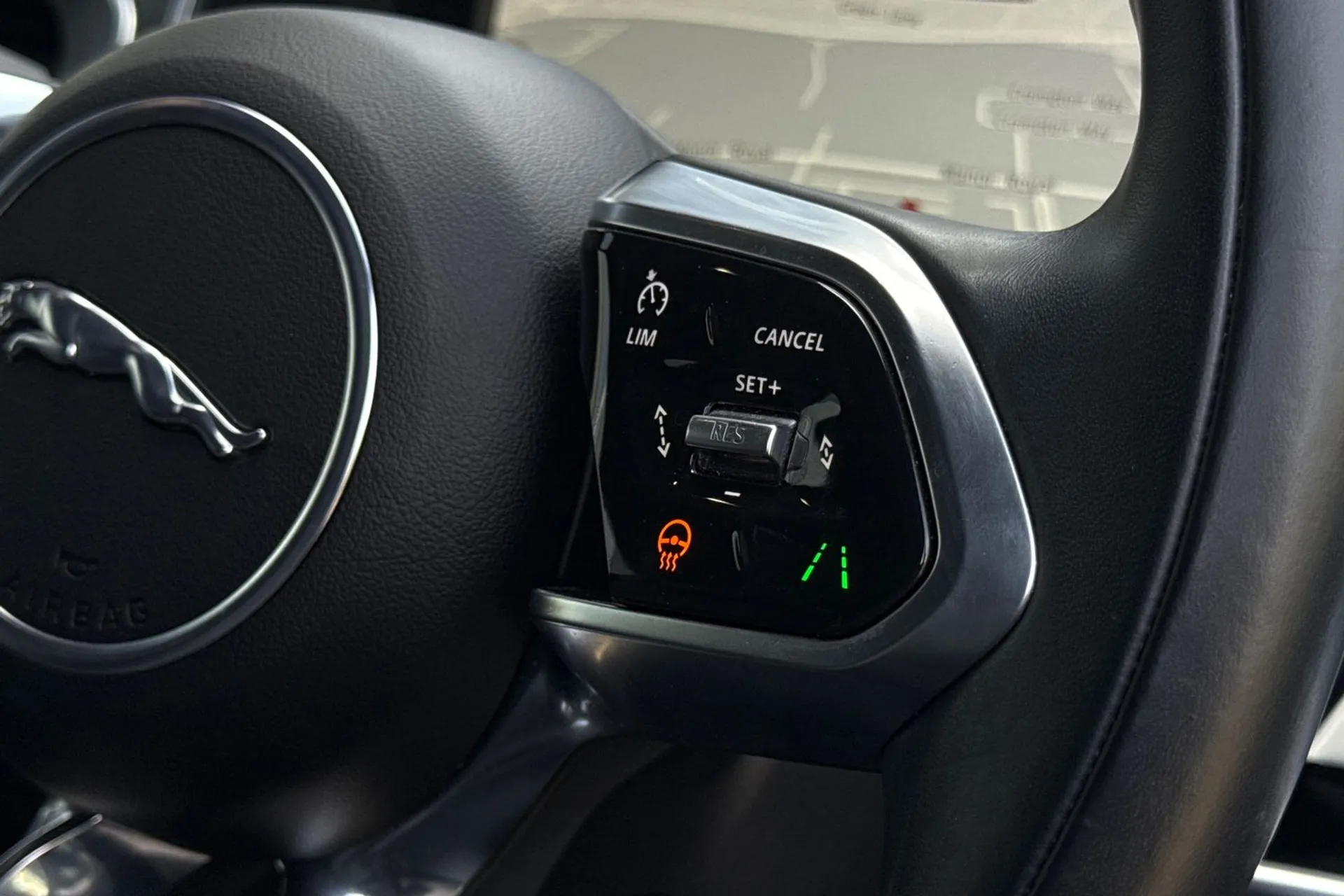 Jaguar I-PACE thumbnail image number 50
