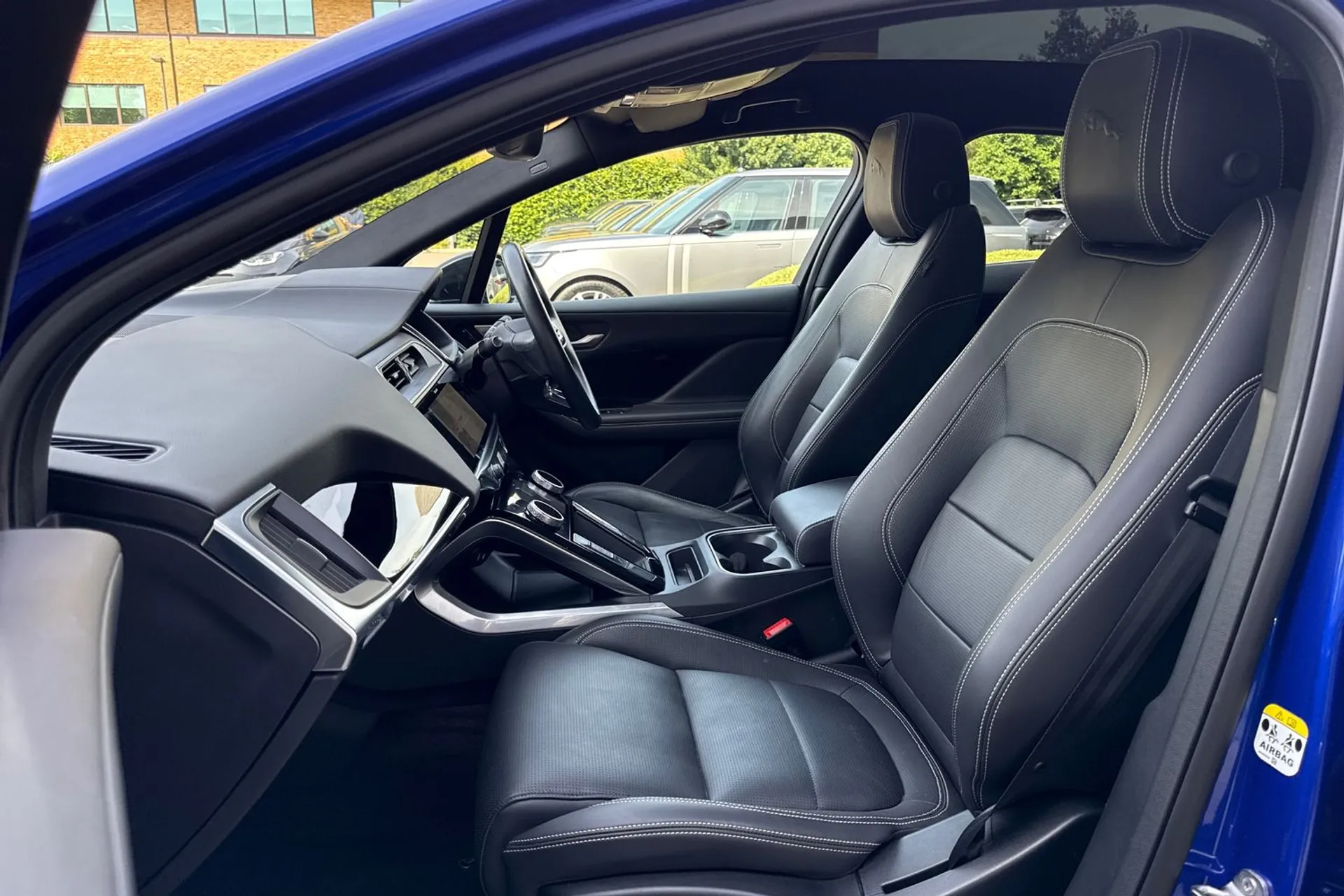 Jaguar I-PACE thumbnail image number 47