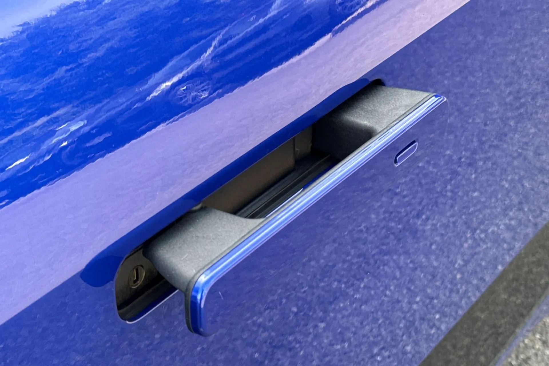 Jaguar I-PACE thumbnail image number 21