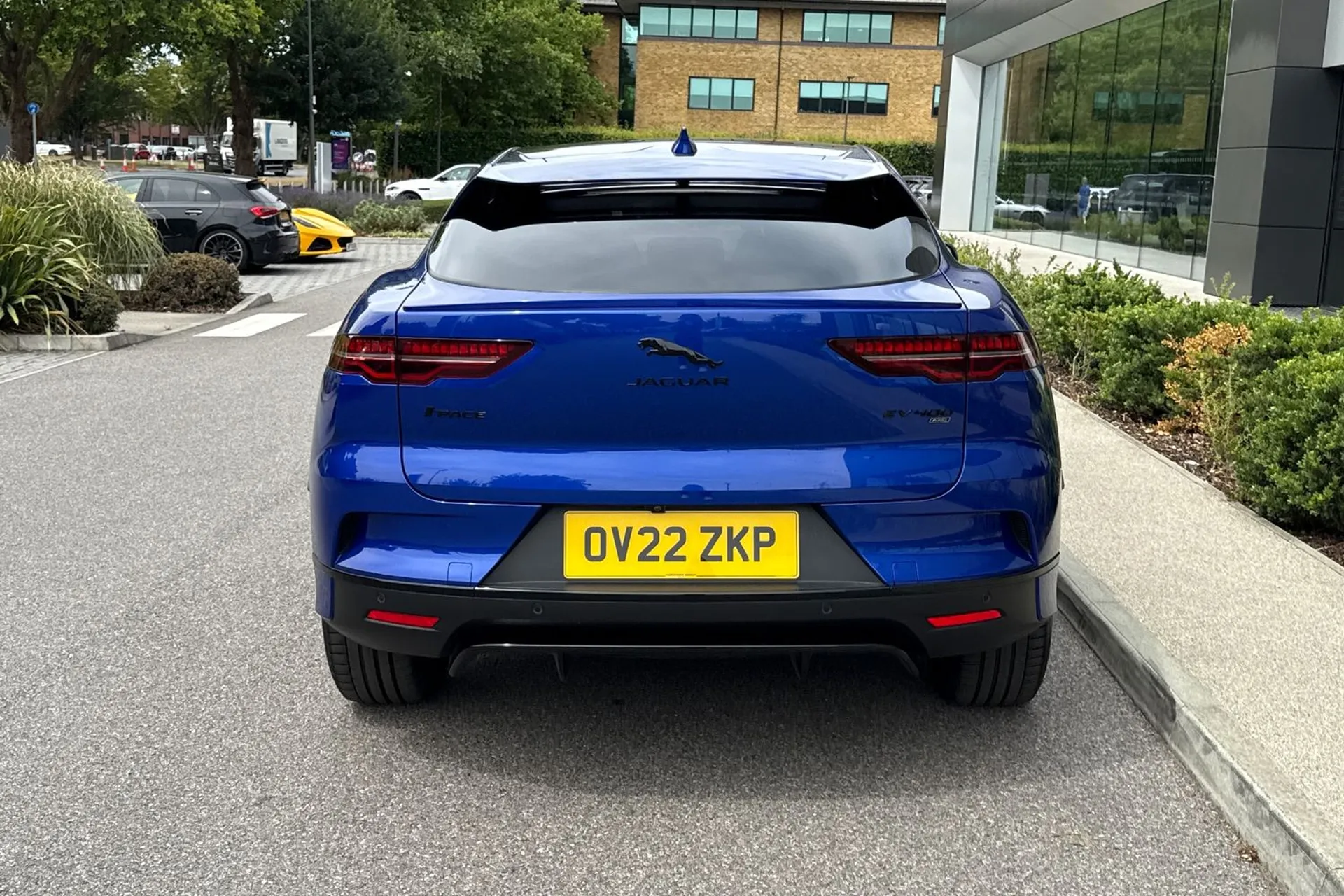 Jaguar I-PACE thumbnail image number 10