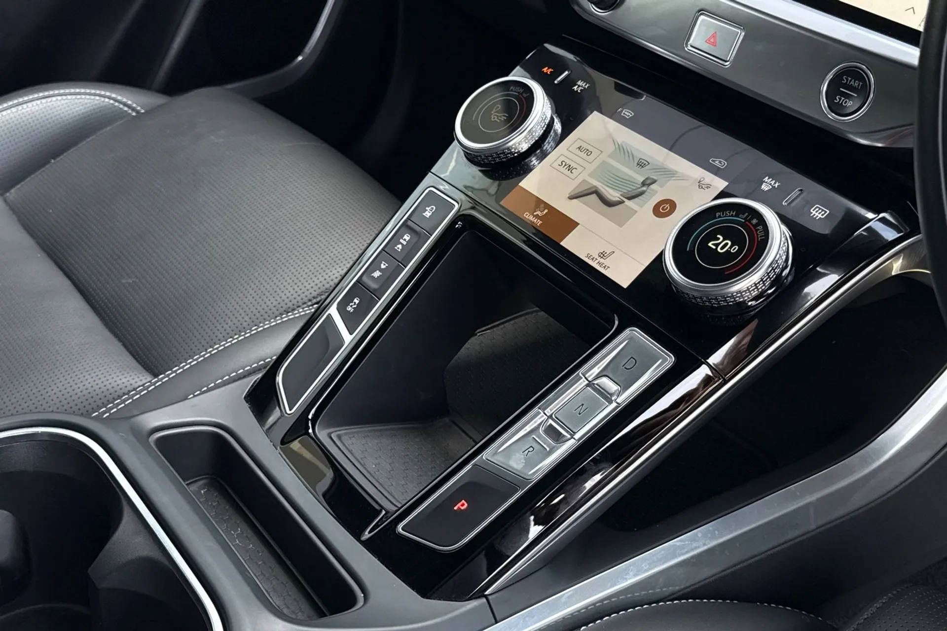 Jaguar I-PACE thumbnail image number 25