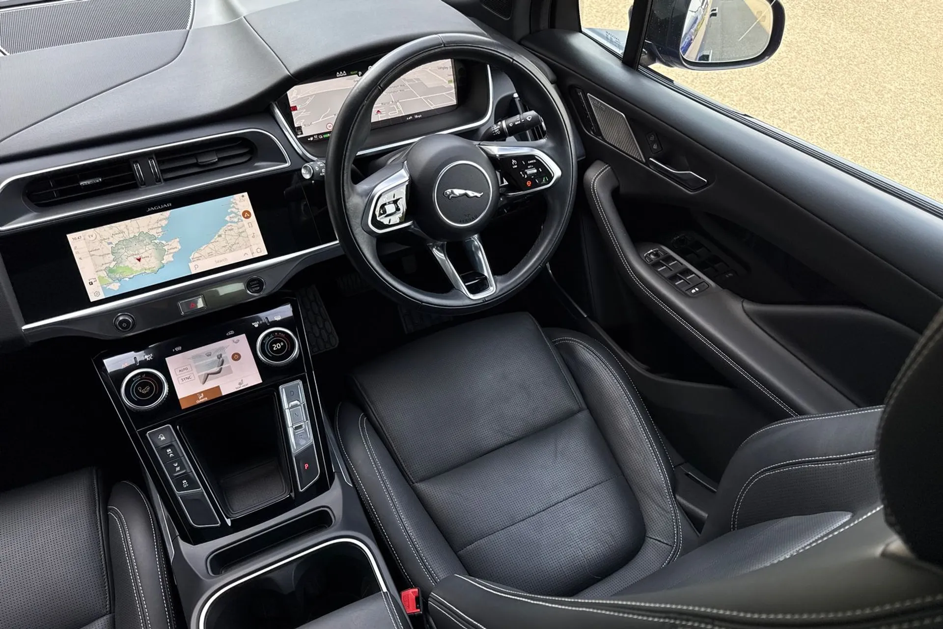 Jaguar I-PACE thumbnail image number 29