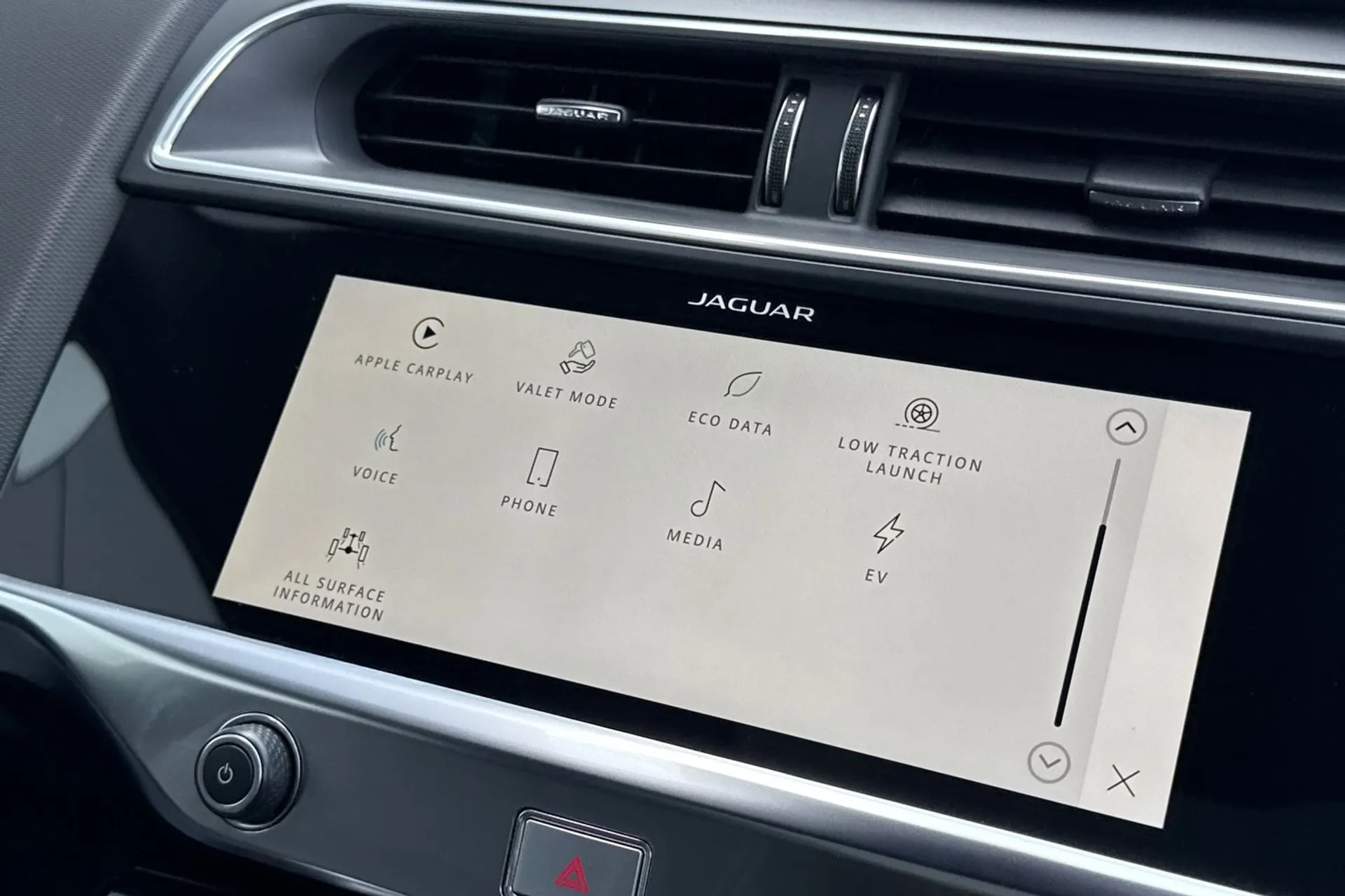 Jaguar I-PACE thumbnail image number 56