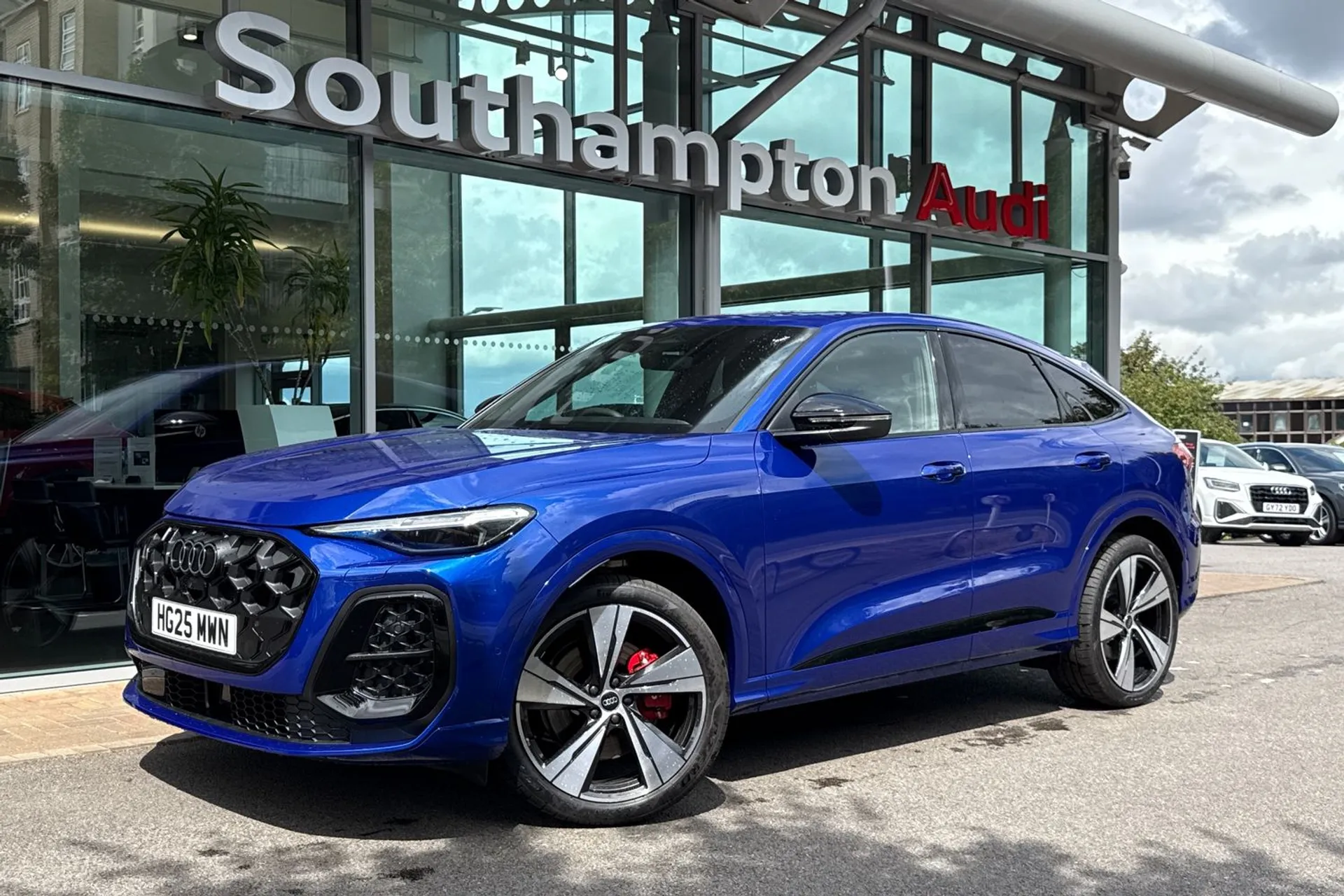 Audi Q5 thumbnail image number 11