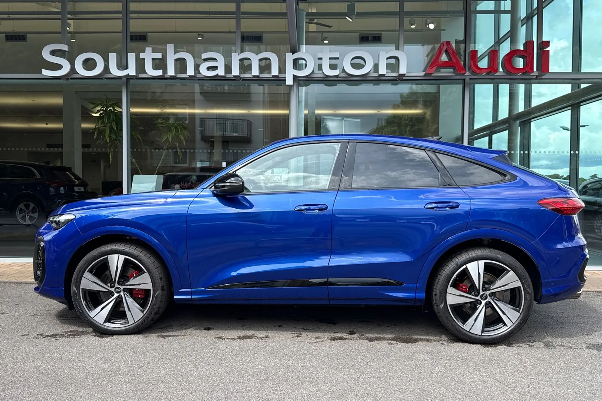 Audi Q5 thumbnail image number 10