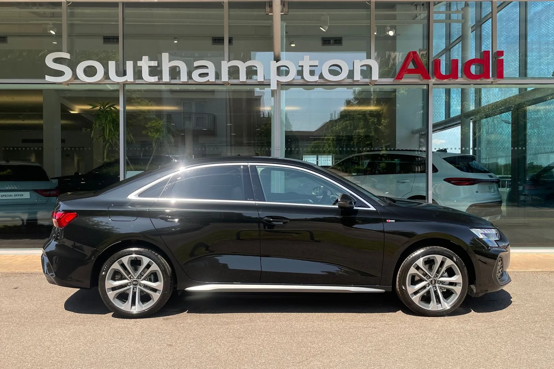 Audi A3 thumbnail image number 2