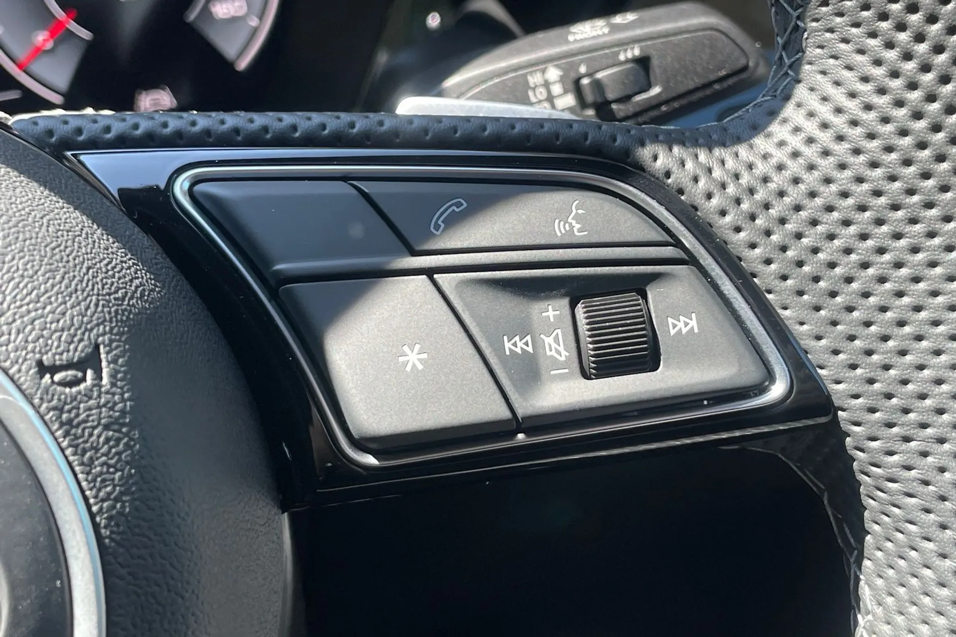 Audi A3 thumbnail image number 36