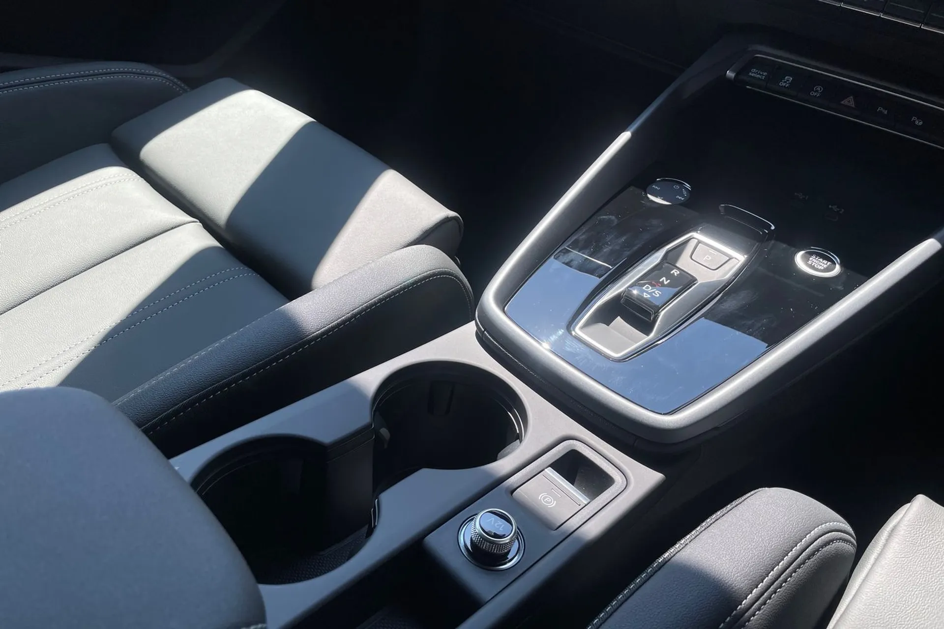 Audi A3 thumbnail image number 40