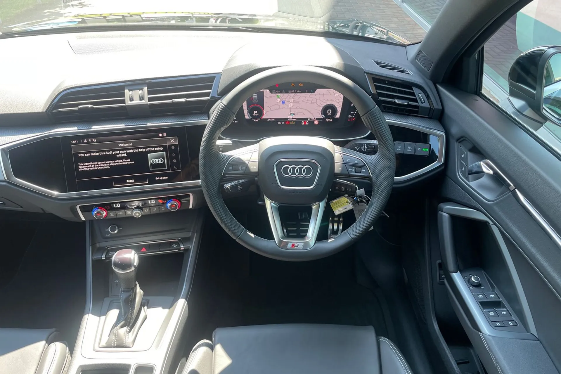 Audi Q3 thumbnail image number 33