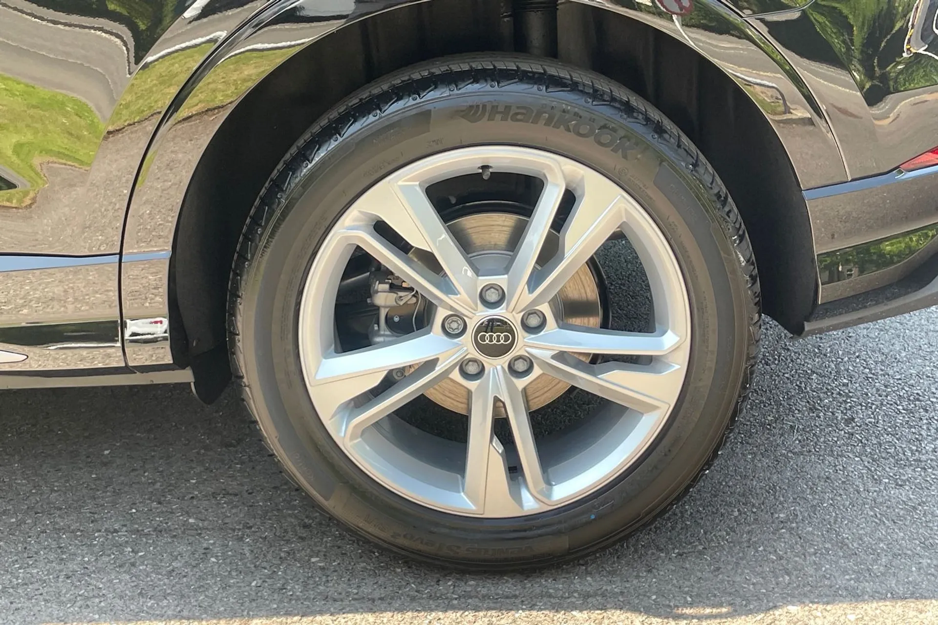 Audi Q3 thumbnail image number 11