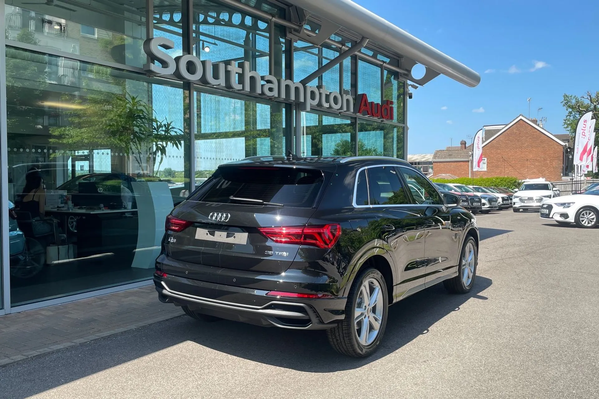 Audi Q3 thumbnail image number 5