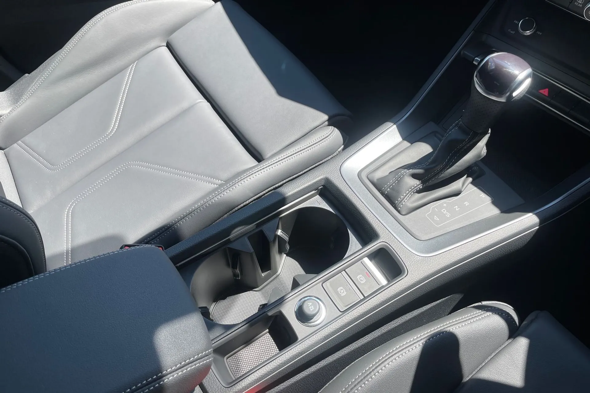 Audi Q3 thumbnail image number 40