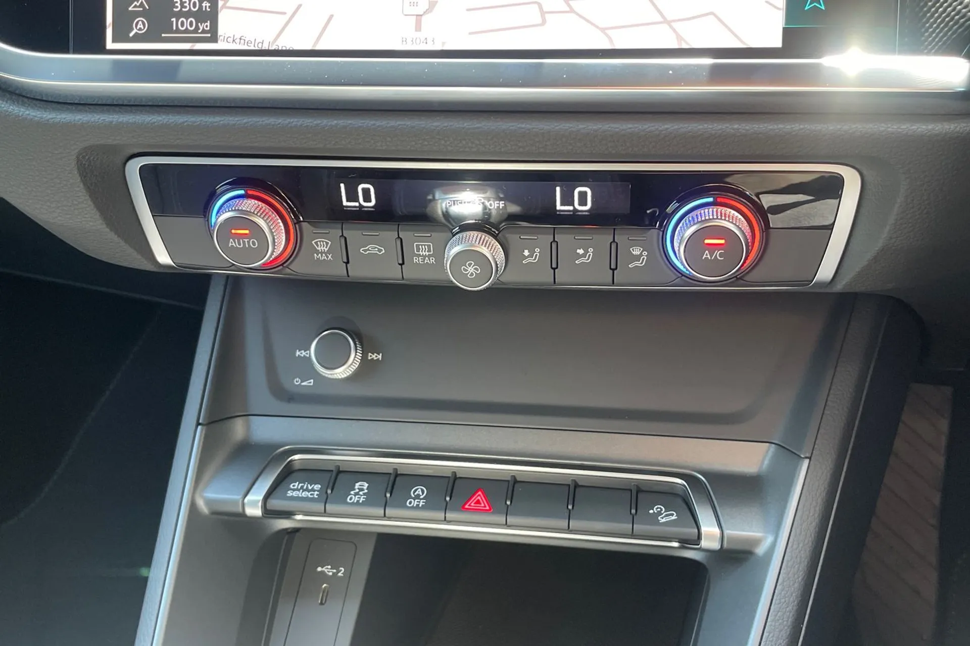 Audi Q3 thumbnail image number 38