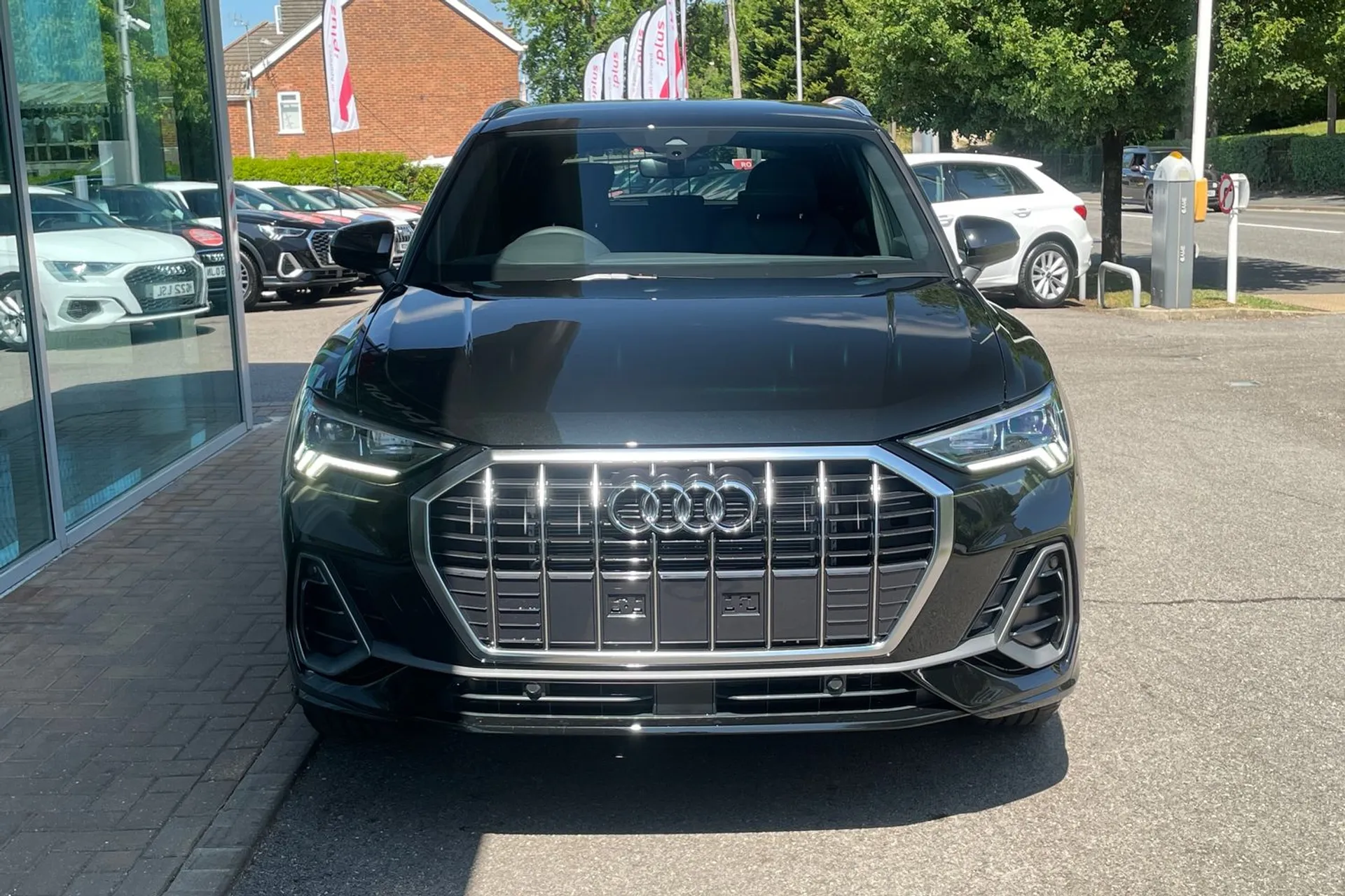 Audi Q3 thumbnail image number 10