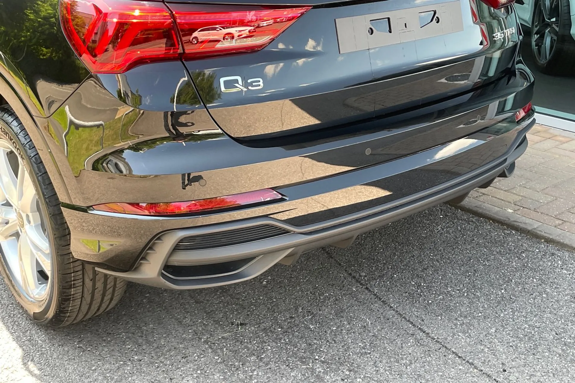 Audi Q3 thumbnail image number 16