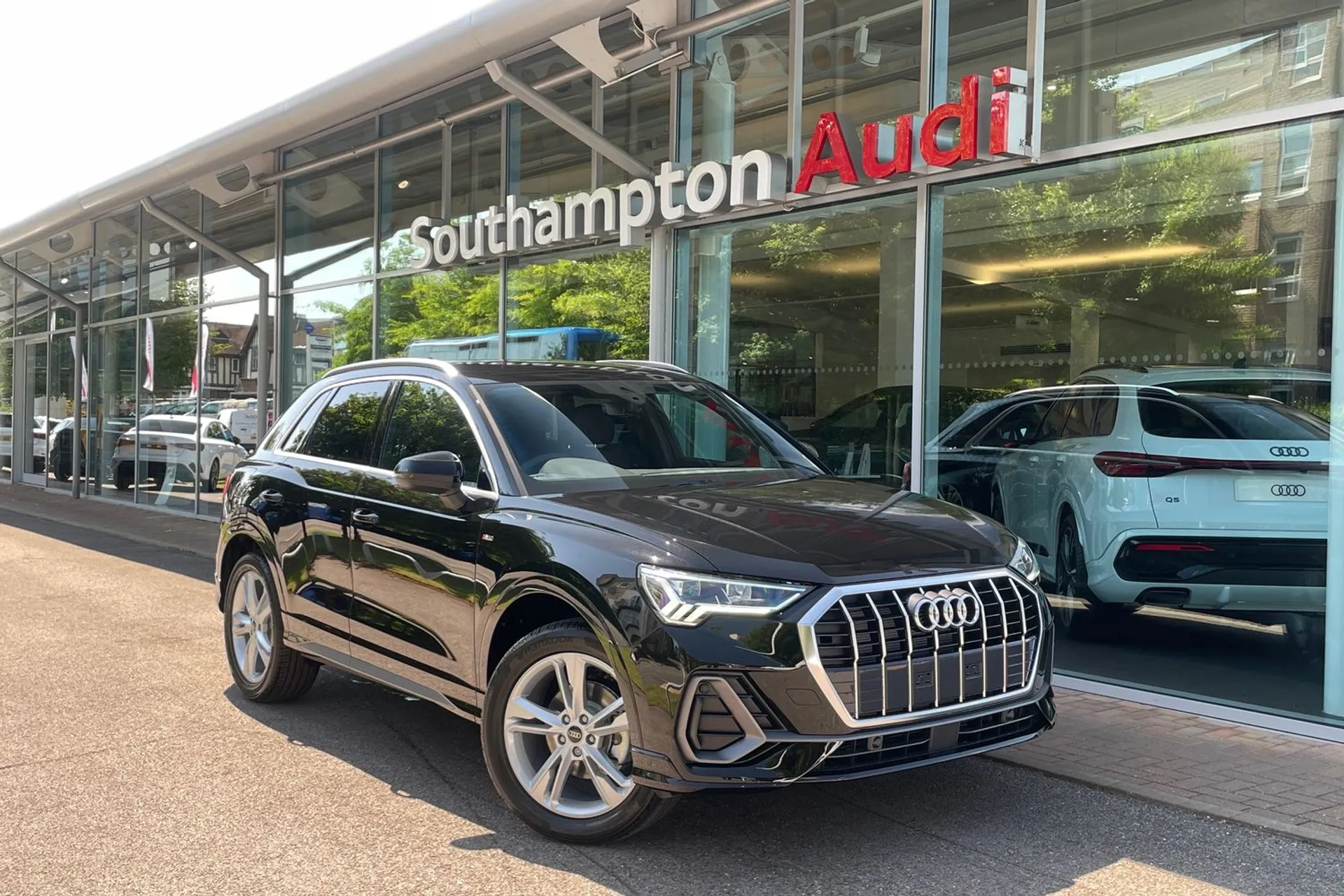 Audi Q3 focused image