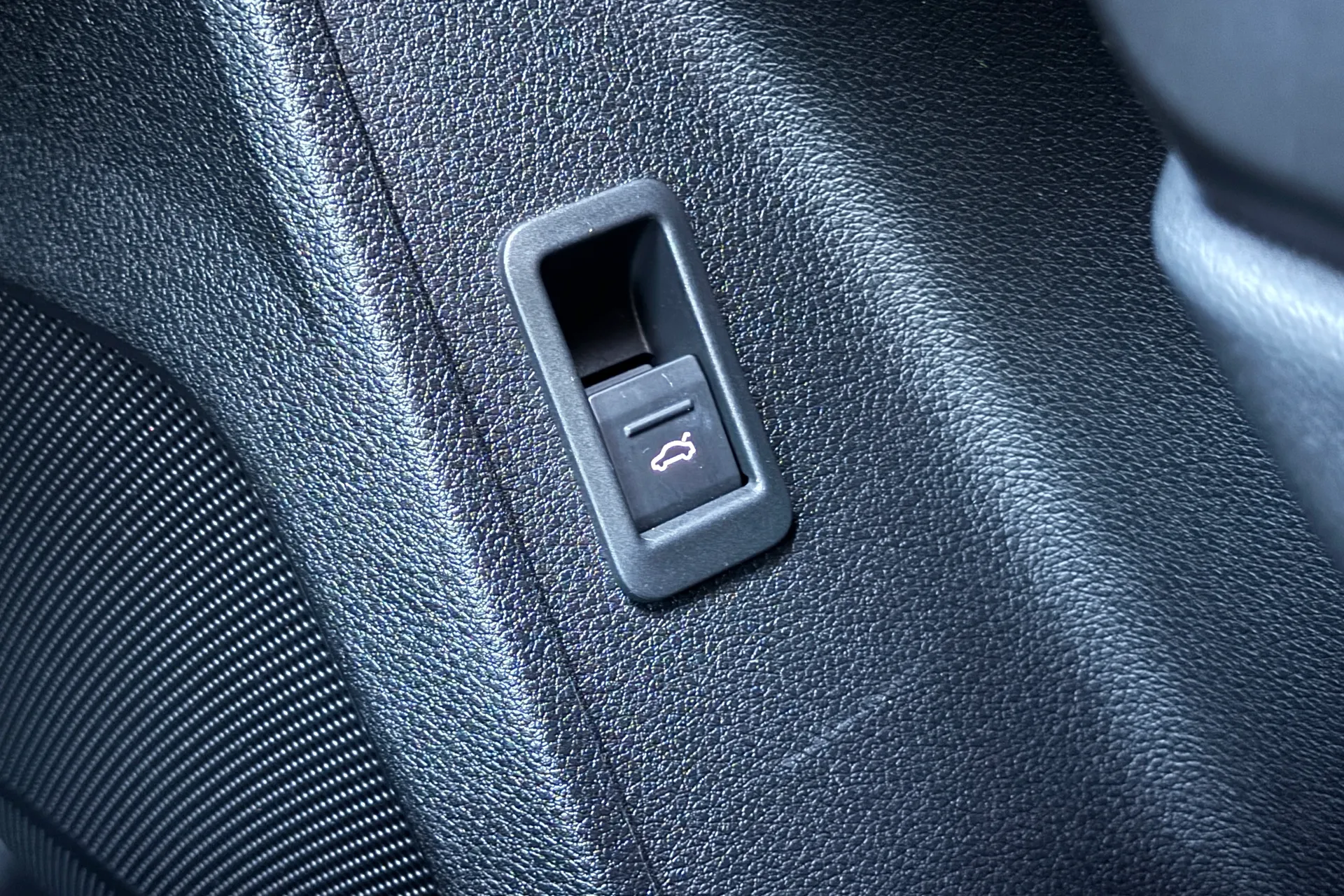 Audi Q3 thumbnail image number 29